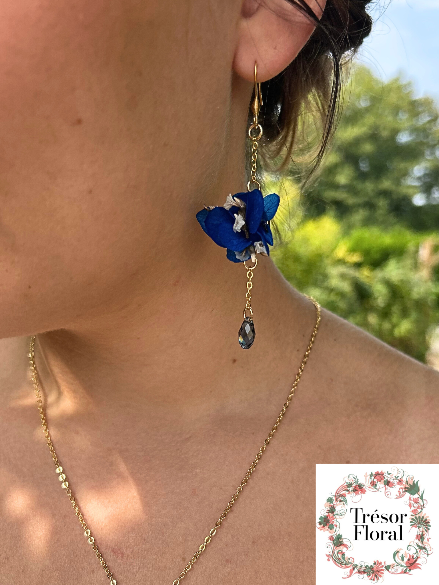 Boucles d’oreilles Fleuries collection bleu roi
