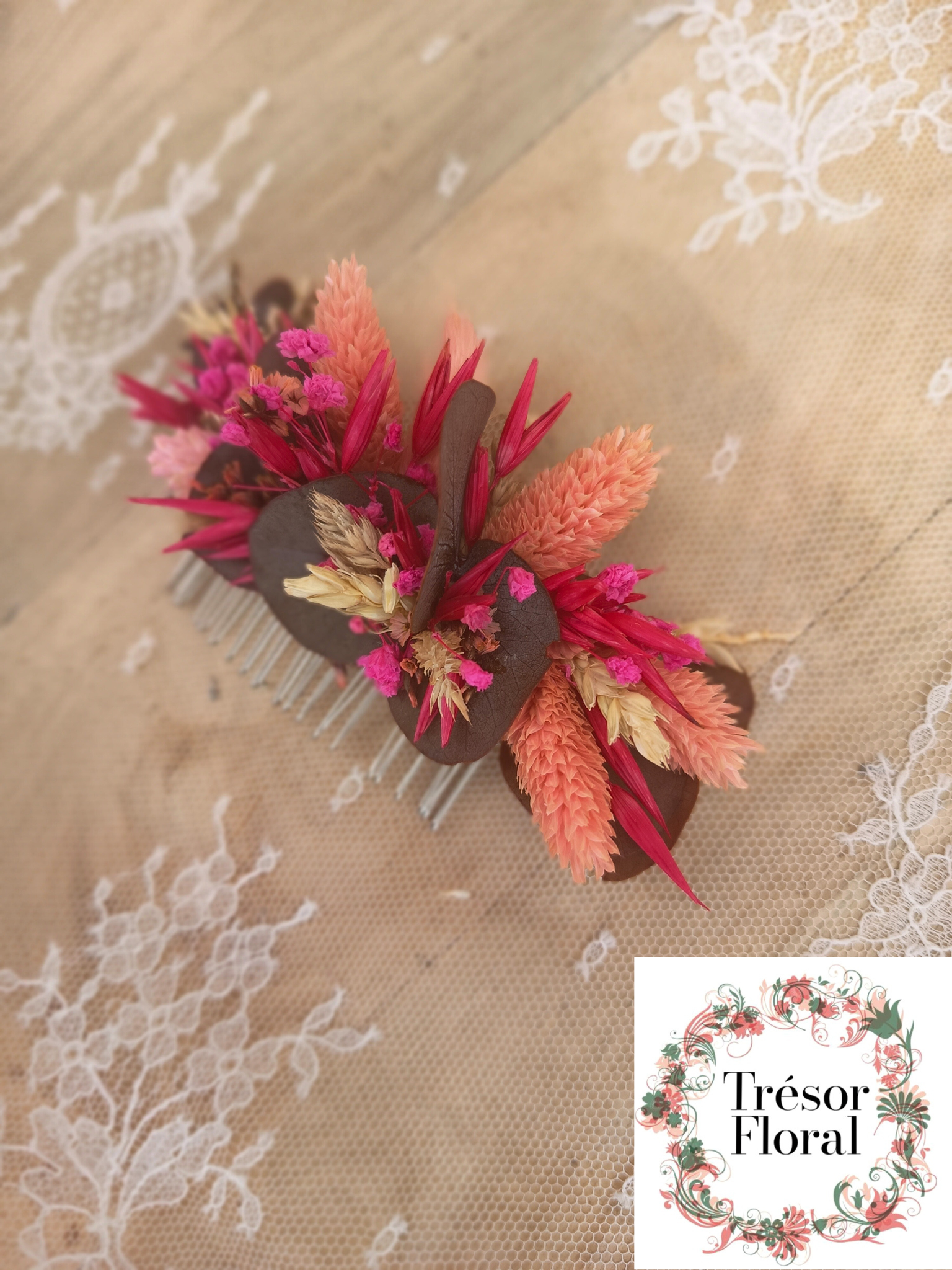 Peigne fleuri