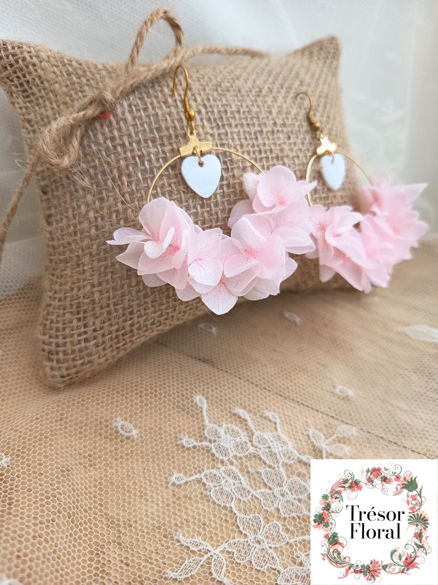 Boucles d’oreilles florales rose 