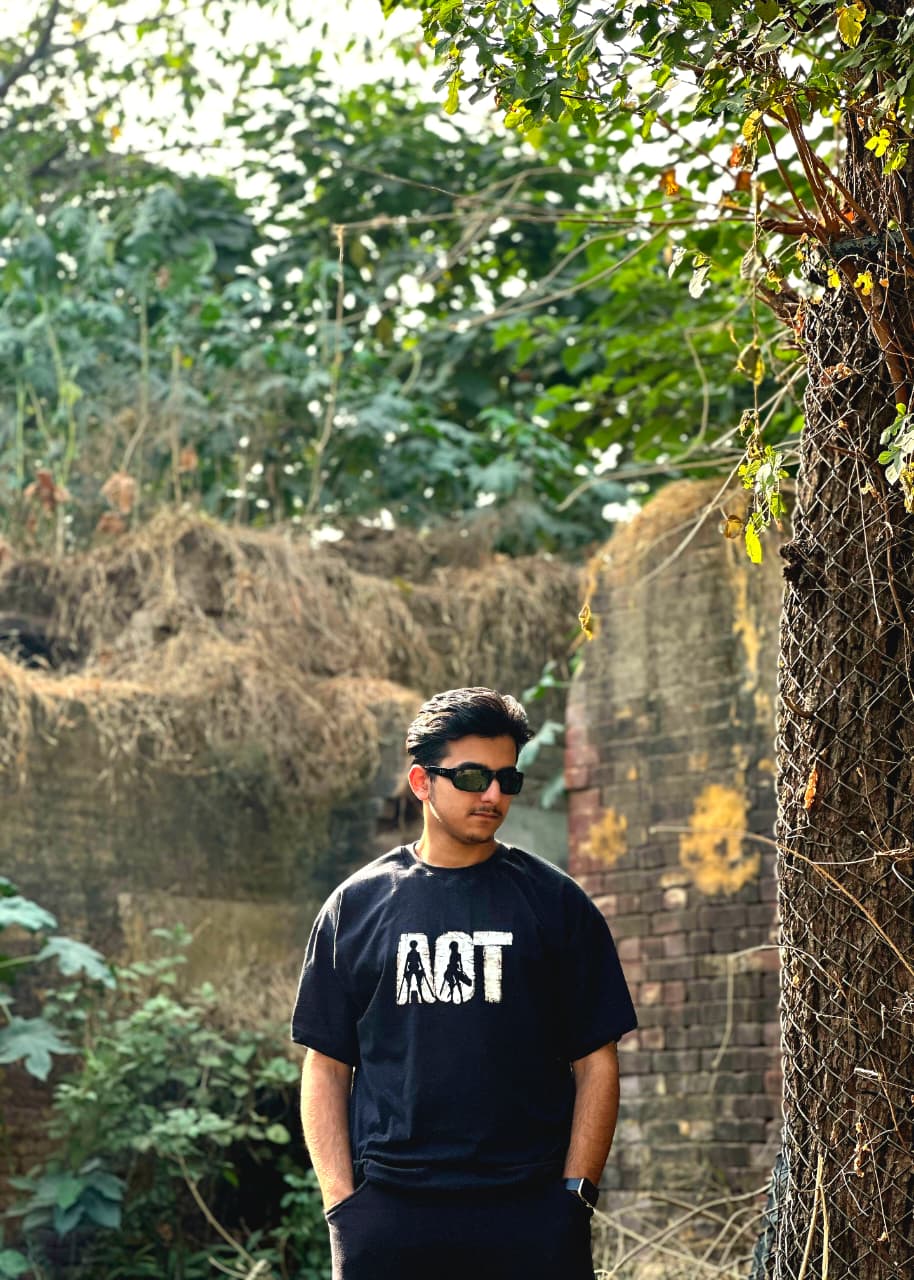 AOT Oversized T-Shirt (Black) 