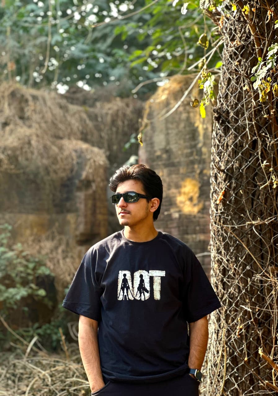 AOT Oversized T-Shirt (Black) 