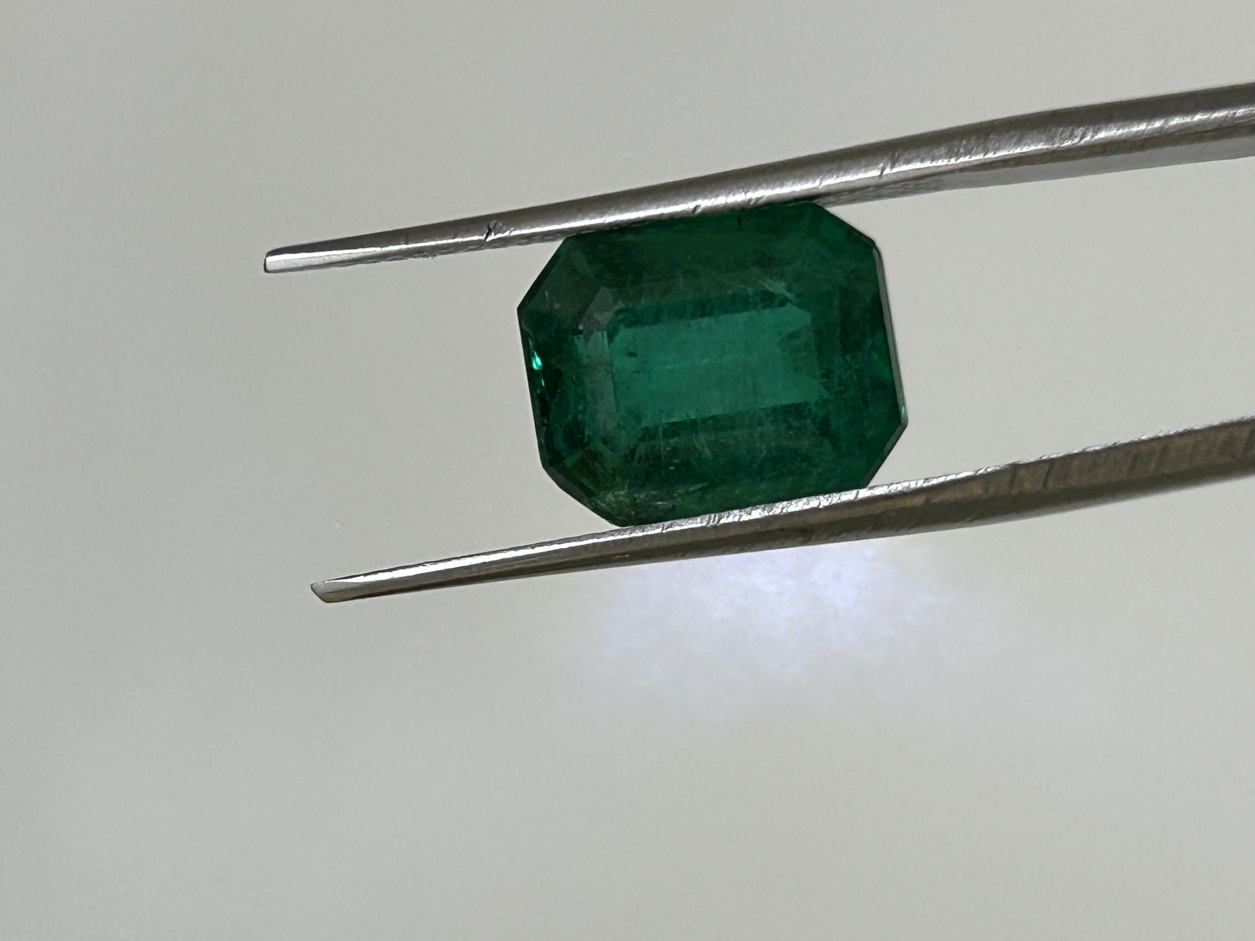 Natural Emerald 5.85 Carat Gemstone