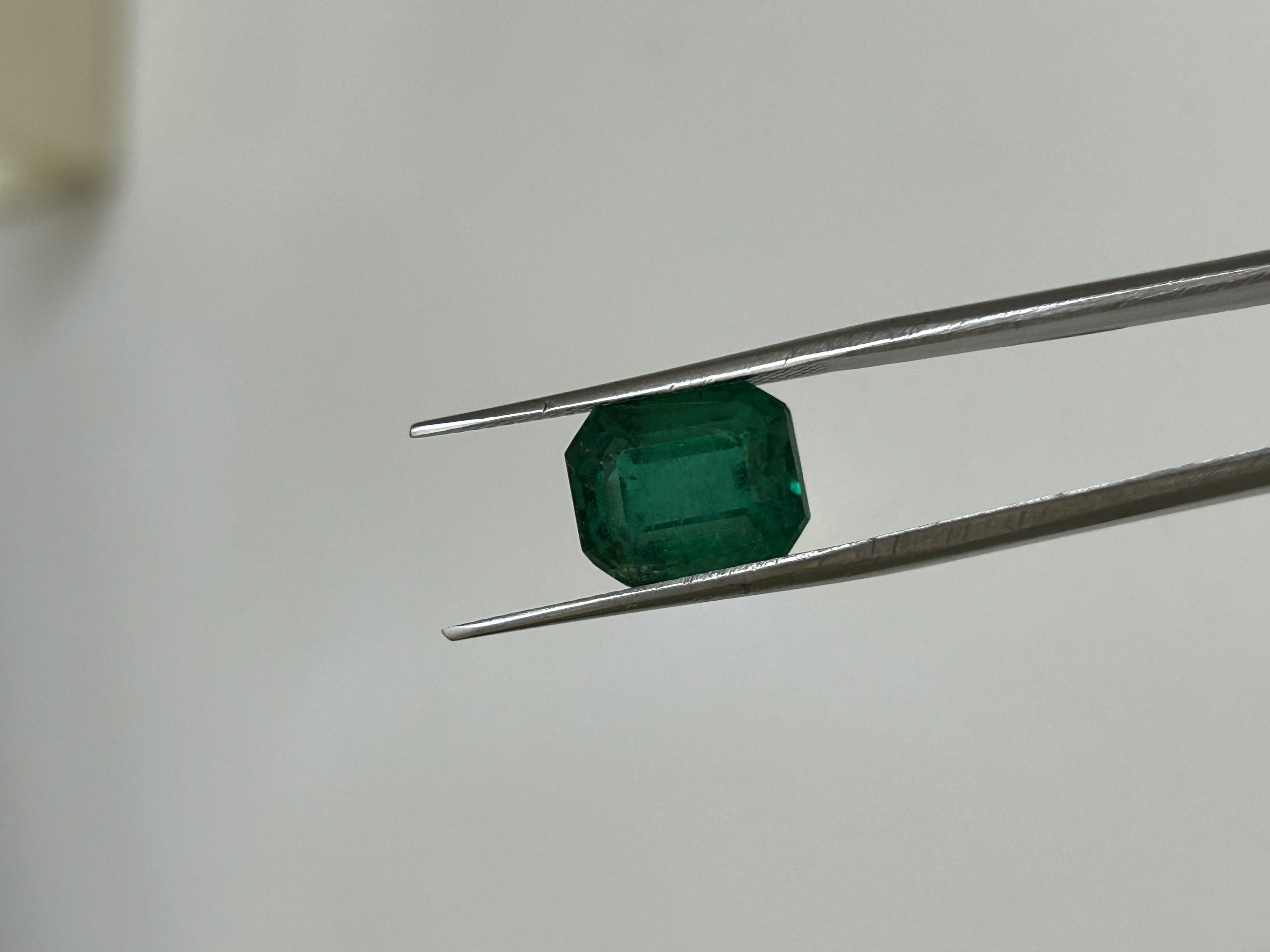 Natural Emerald 5.85 Carat Gemstone