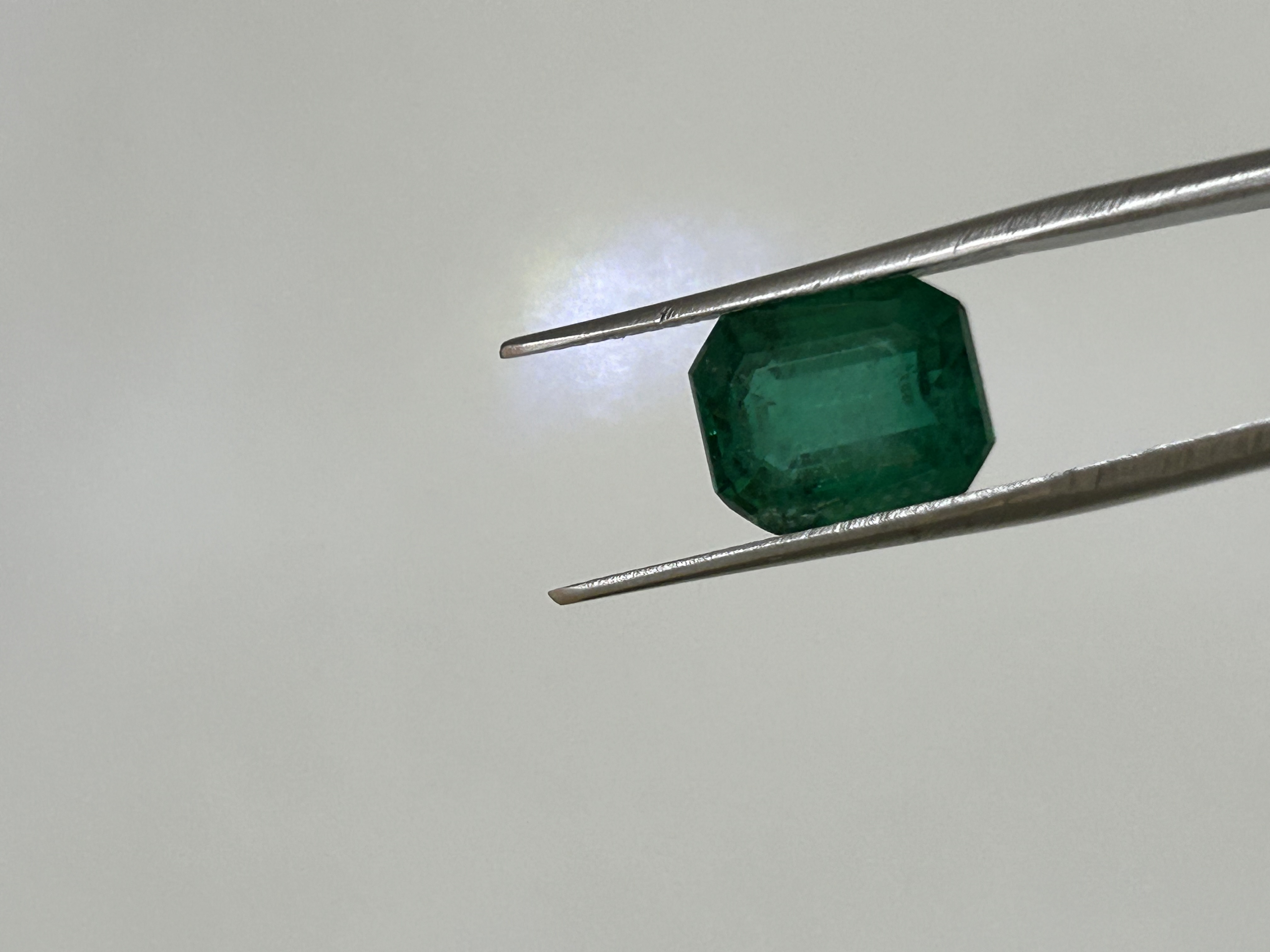Natural Emerald 5.85 Carat Gemstone