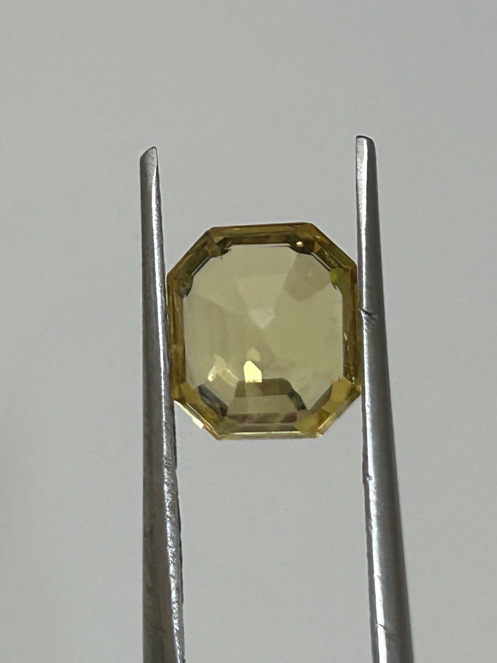 3.80 Carat Natural Yellow Sapphire Gemstone