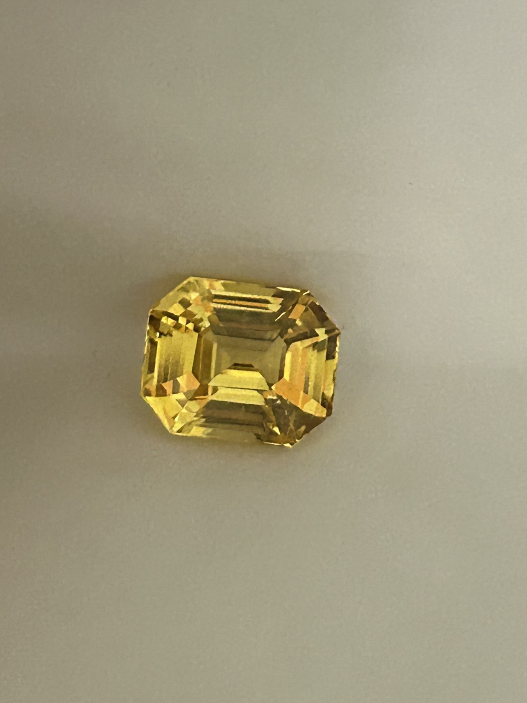 Natural 7.05 Carat Yellow sapphire No heat No treatment