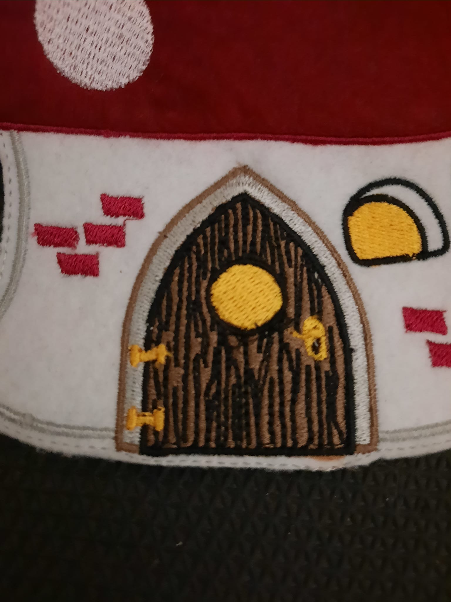 Stickdatei ITH Pilzhaus