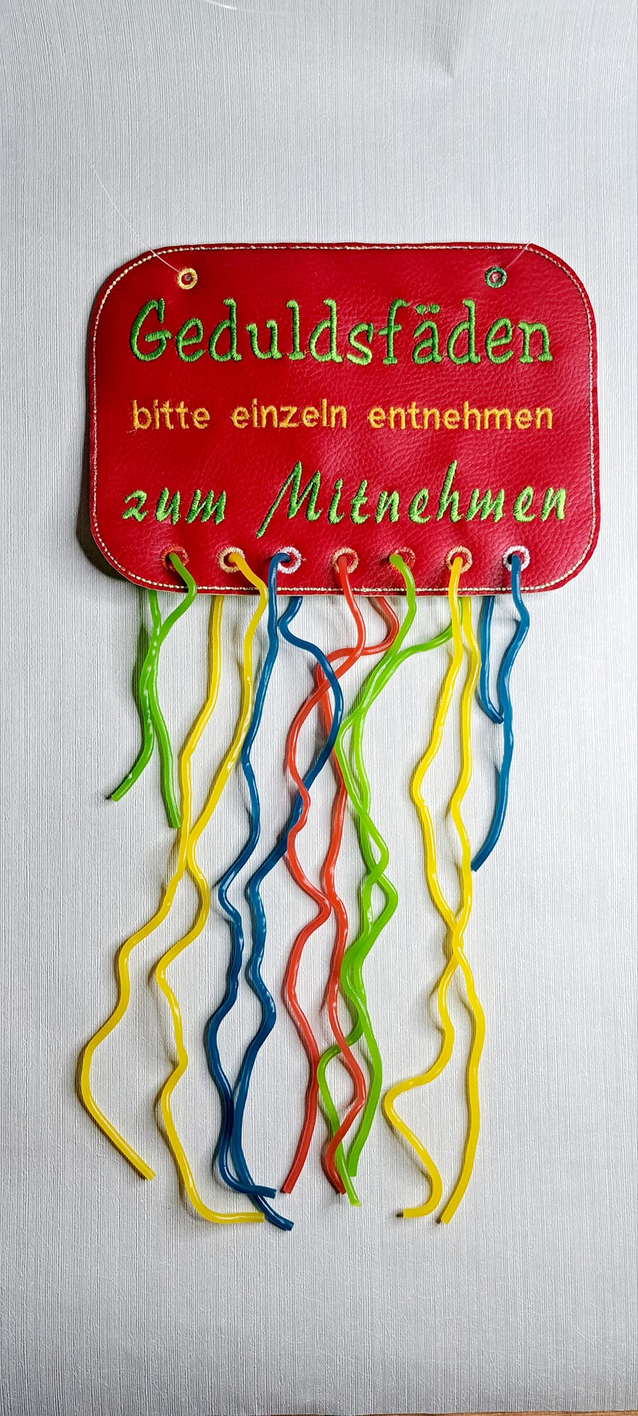 Stickdatei ITH Schild Geduldsfaden