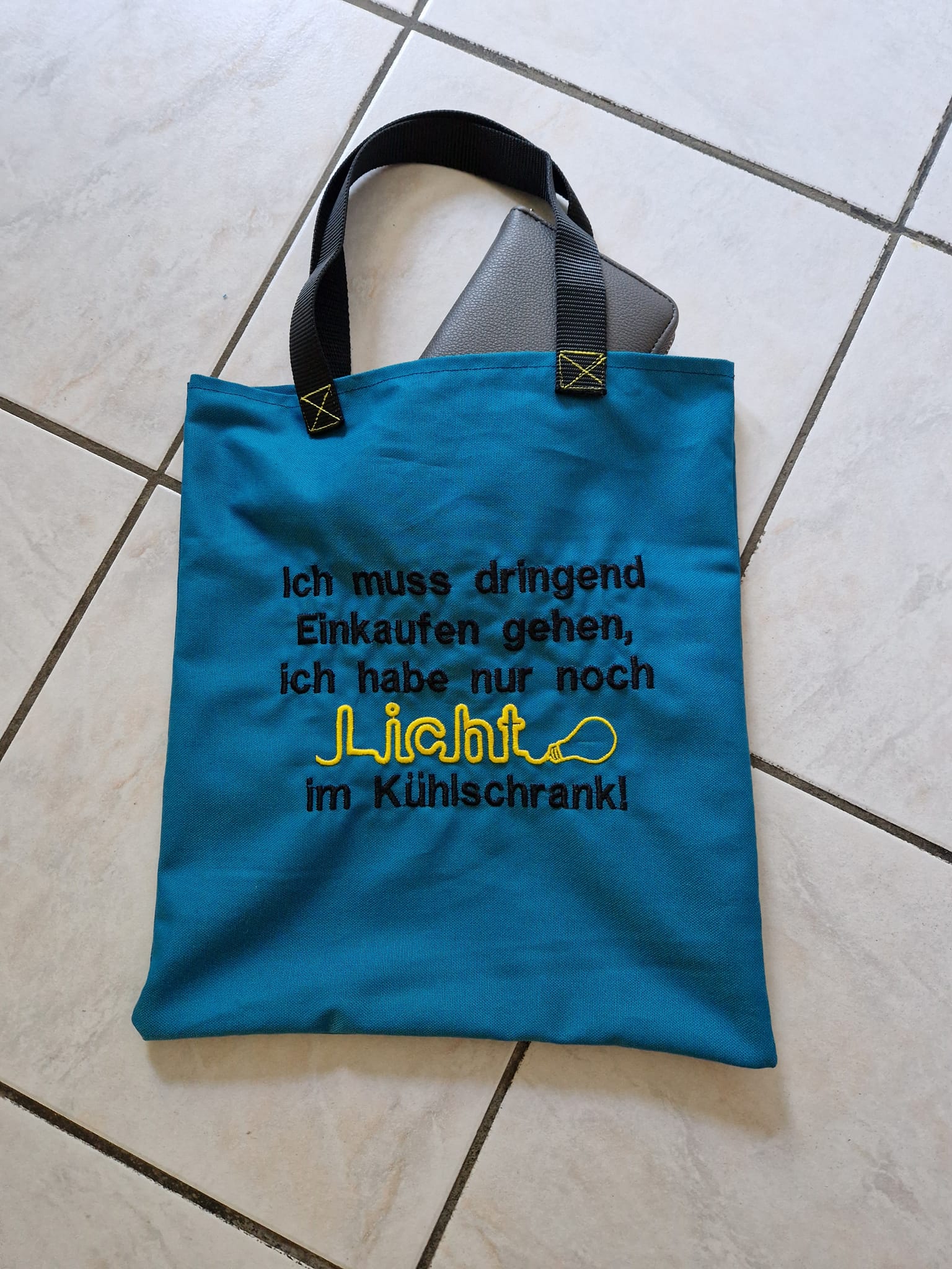 Stickdatei Spruche " Licht im Kühlschrank"