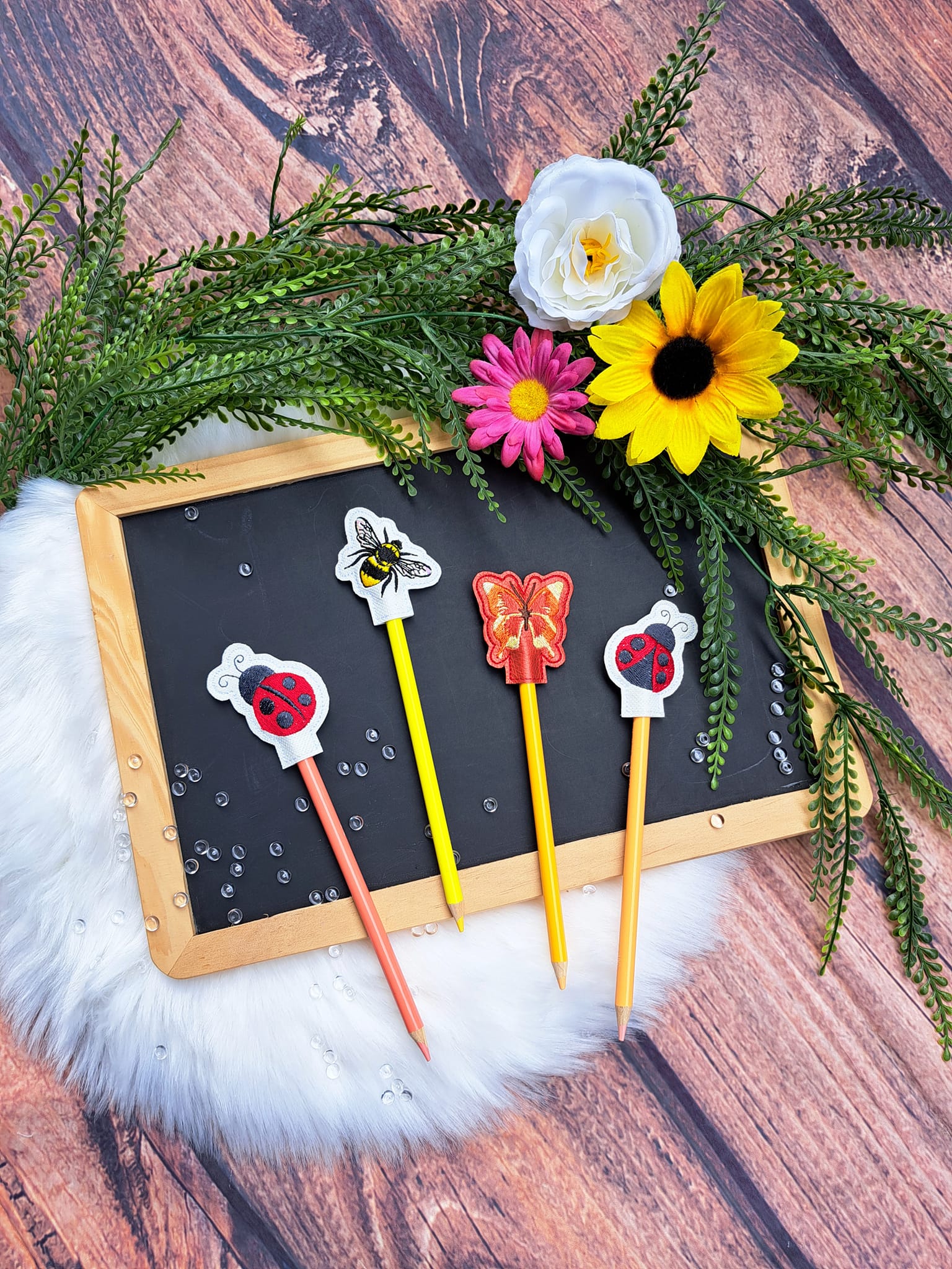 Stickdatei ITH Stifte Topper Käfer, Biene und Schmetterling