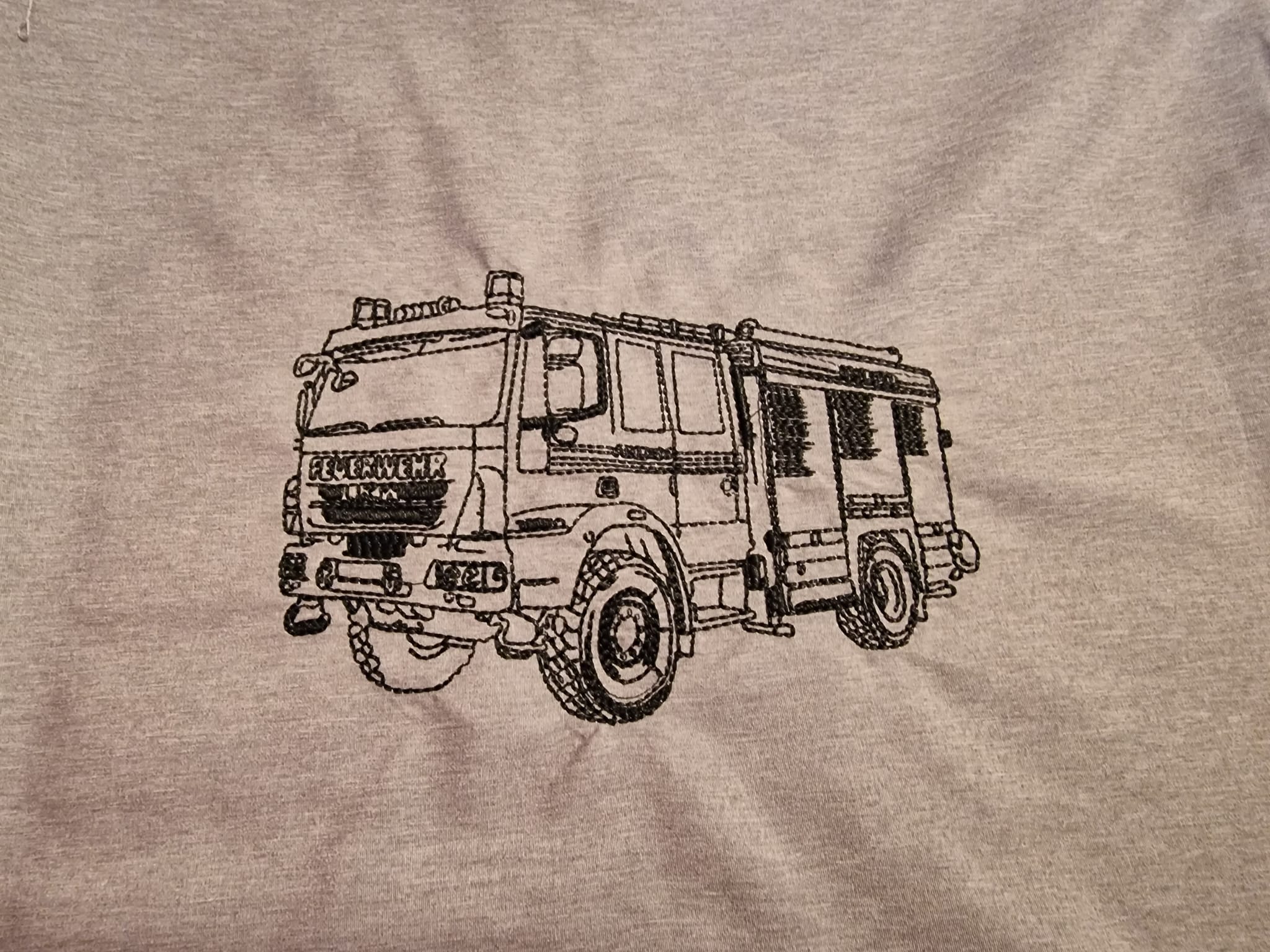 Stickdatei Outline Feuerwehrauto