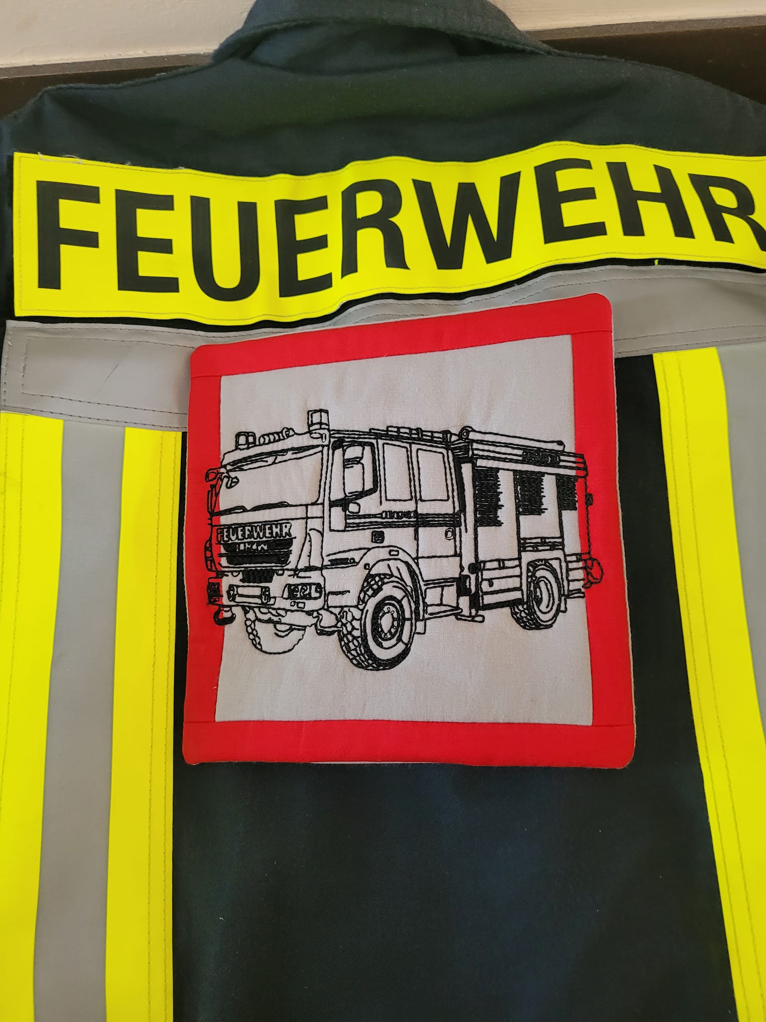 Stickdatei Outline Feuerwehrauto