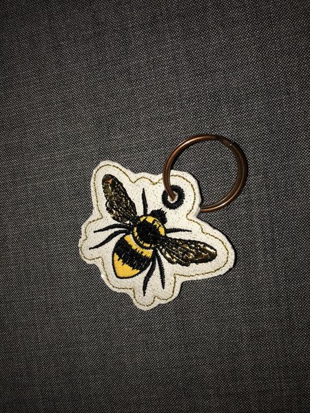 Stickdatei Biene als Anhänger und Patch