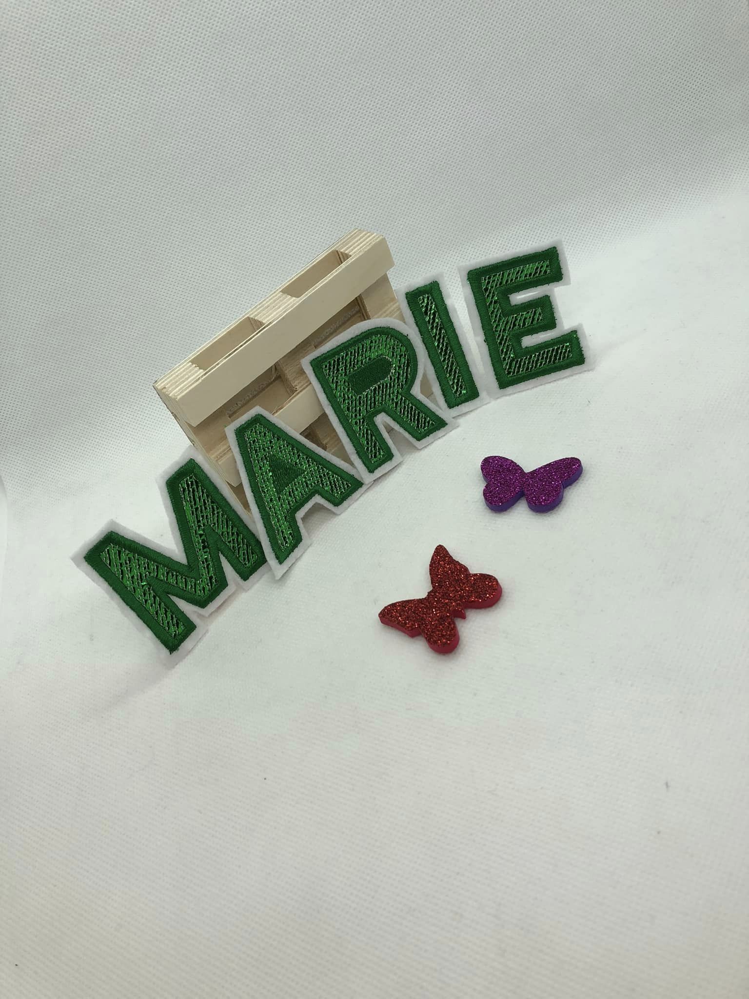 Stickdatei großes Alphabet / Buchstaben mit Mylar Stickfolie