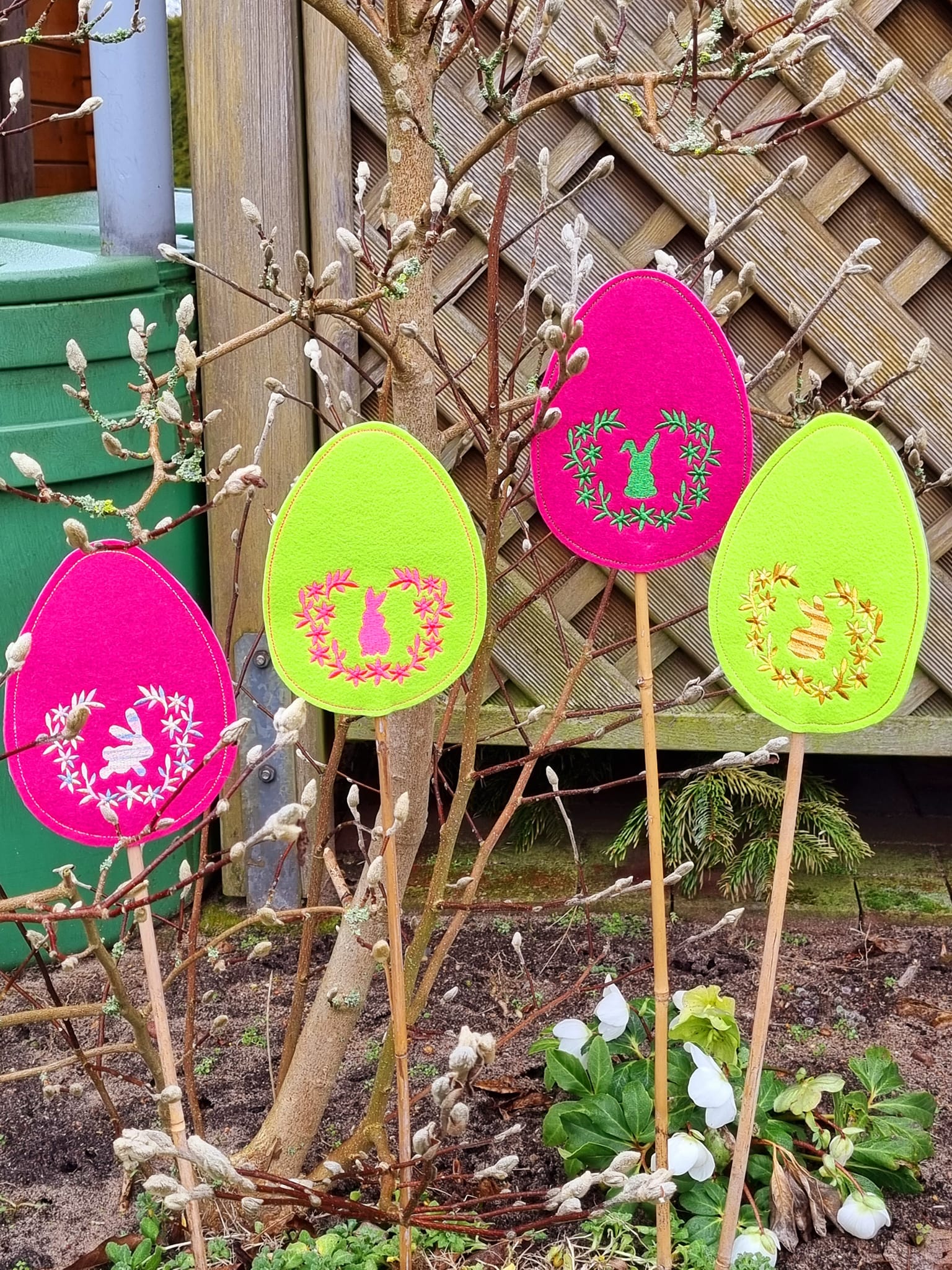 Stickdatei ITH Eier Stecker mit Hase filigran