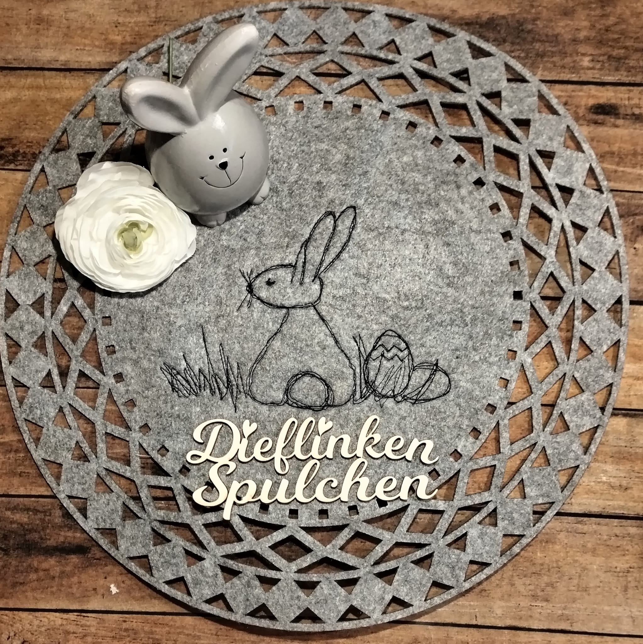 Stickdatei scribble / Vollstick Hase mit Eier