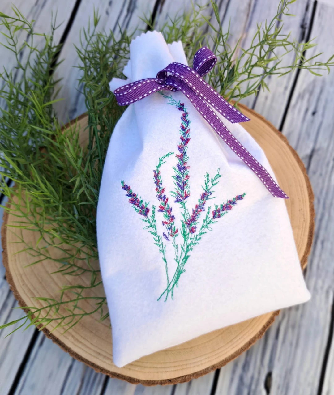 Stickdatei Heidekraut / Erika / Lavendel