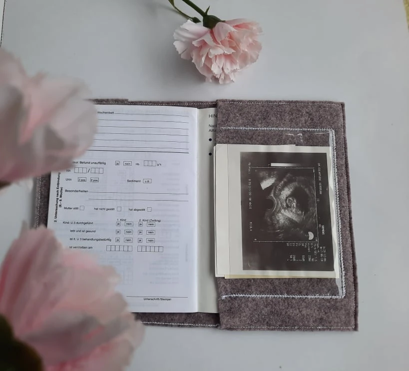 Stickdatei ITH Mutterpass Einband aus Filz