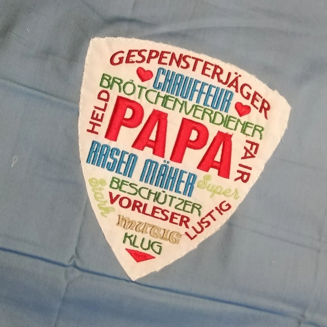 Stickdatei Papa / Vater als Schild Form