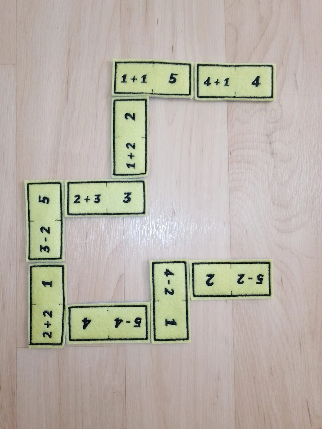 Stickdatei ITH Spiel Domino Rechnen