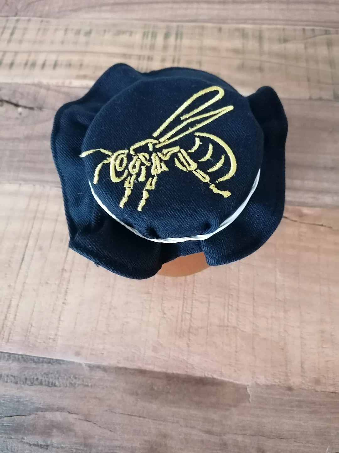 Stickdatei Kontur Wespe