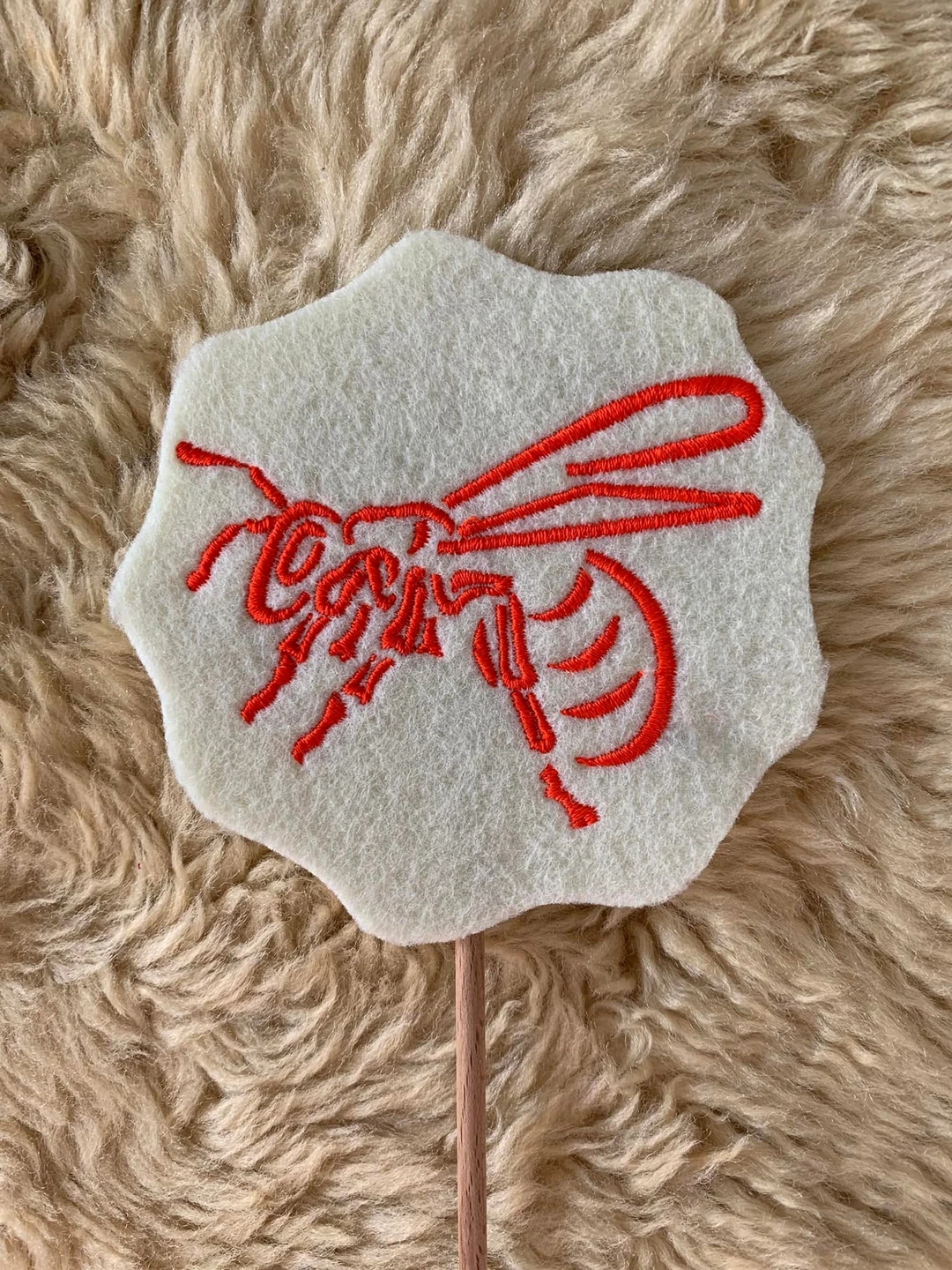 Stickdatei Kontur Wespe