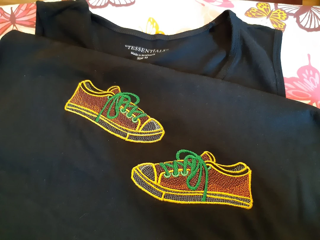 Stickdatei Vollstick Kurvenfüllung Turnschuh