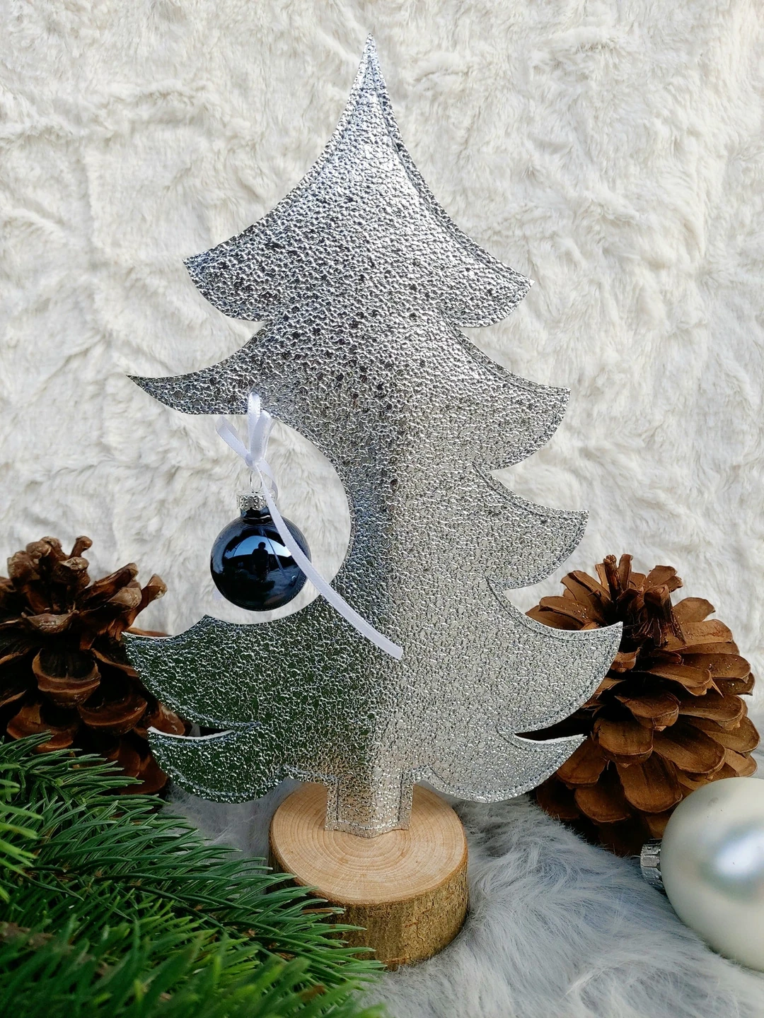 Stickdatei ITH Christbaumkugel Ständer / Kugelhalter