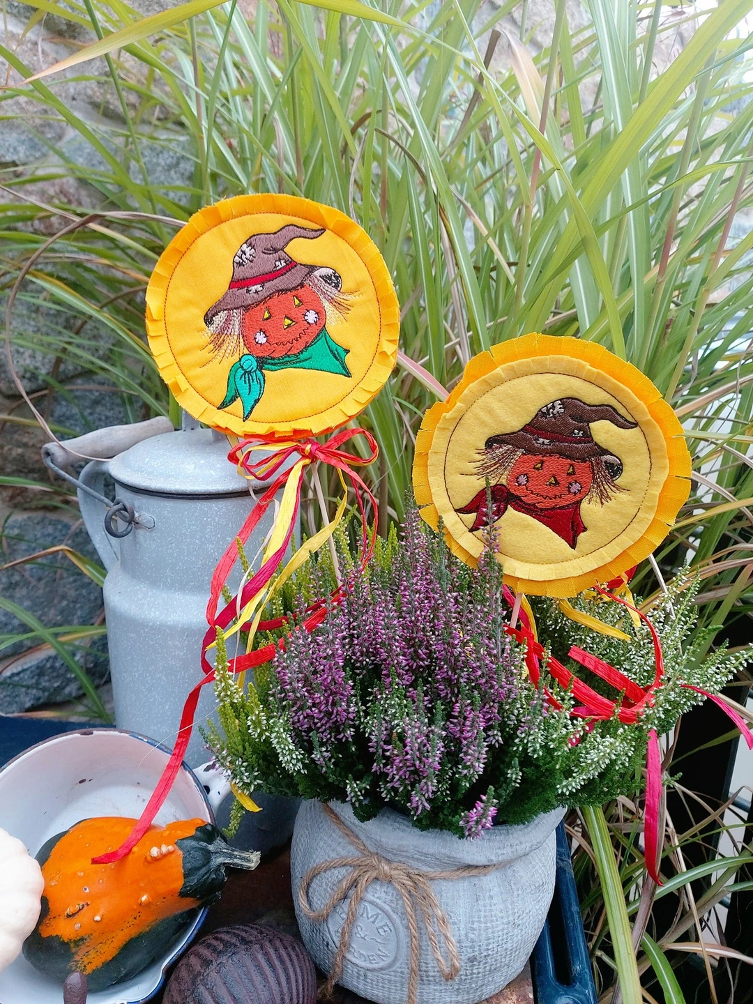 Stickdatei Applikation und Vollstick Vogelscheuche