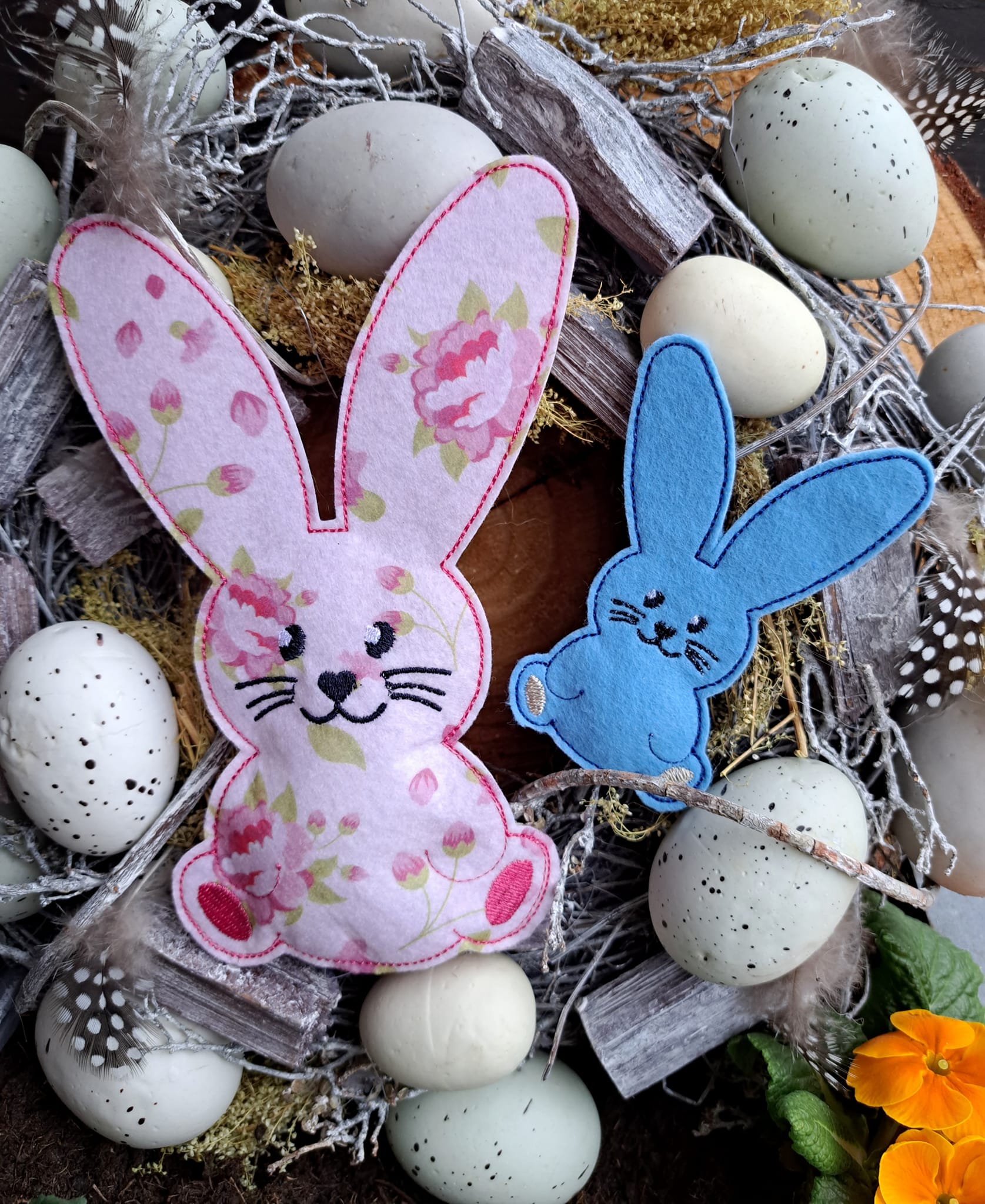 Stickdatei ITH Osterhase mit gefüllten Bauch