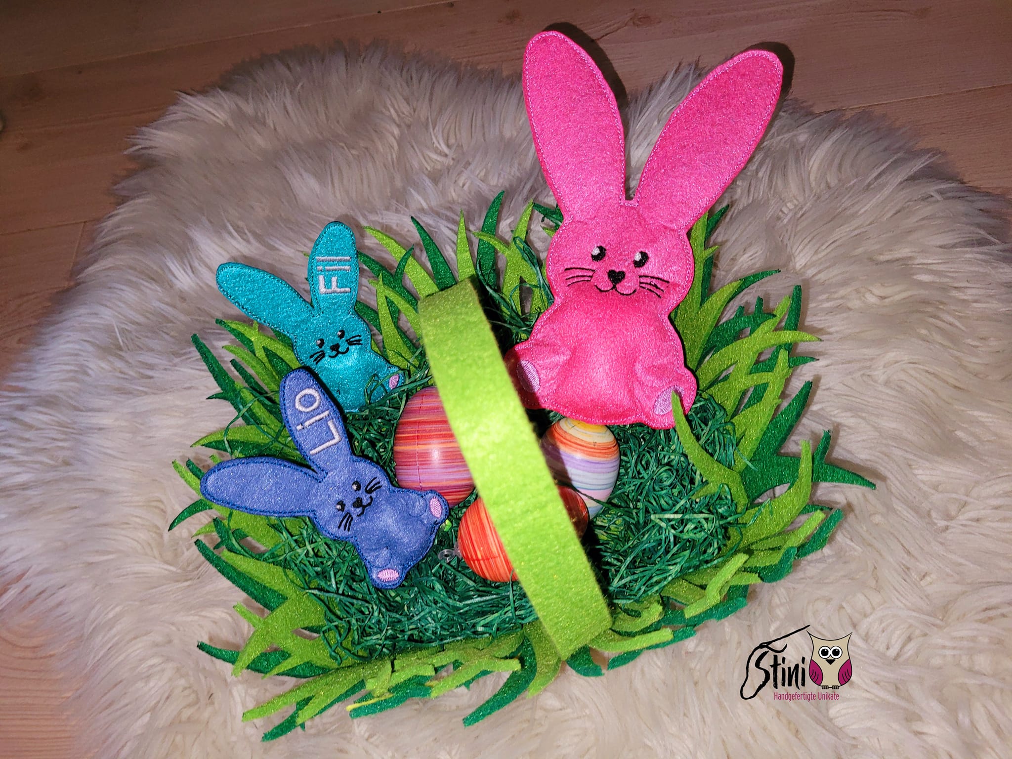 Stickdatei ITH Osterhase mit gefüllten Bauch