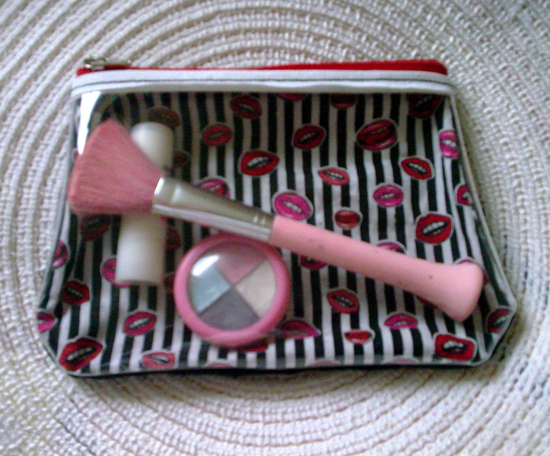Stickdatei ITH Sichtfenstertasche