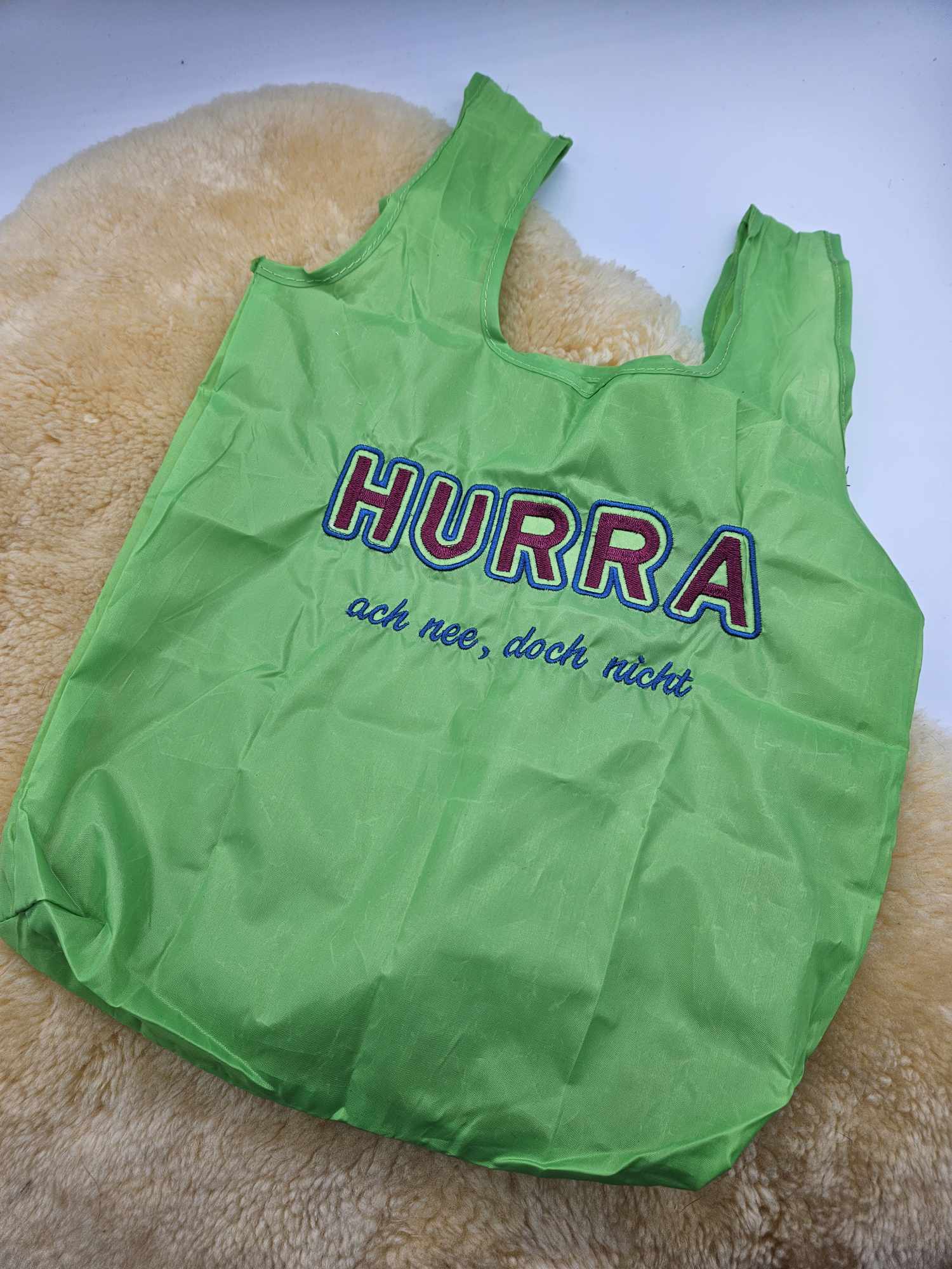 Stickdatei Schrift "Hurra"