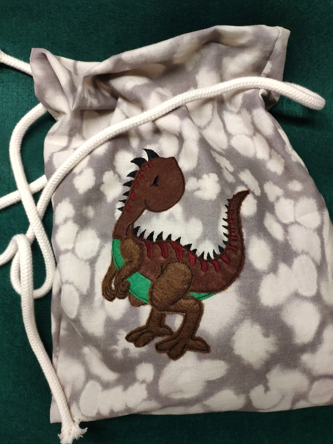 Stickdatei Doodle Applikation Dinos