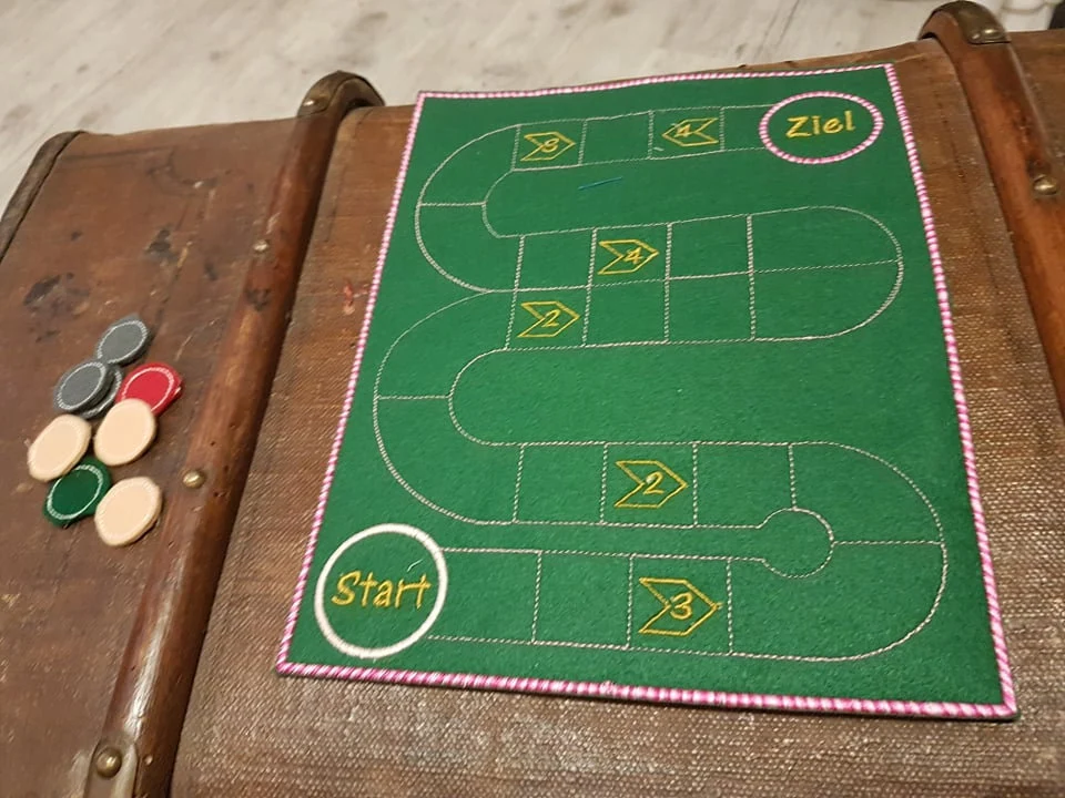 Stickdatei ITH Brett - Spiele Set 20x30 cm