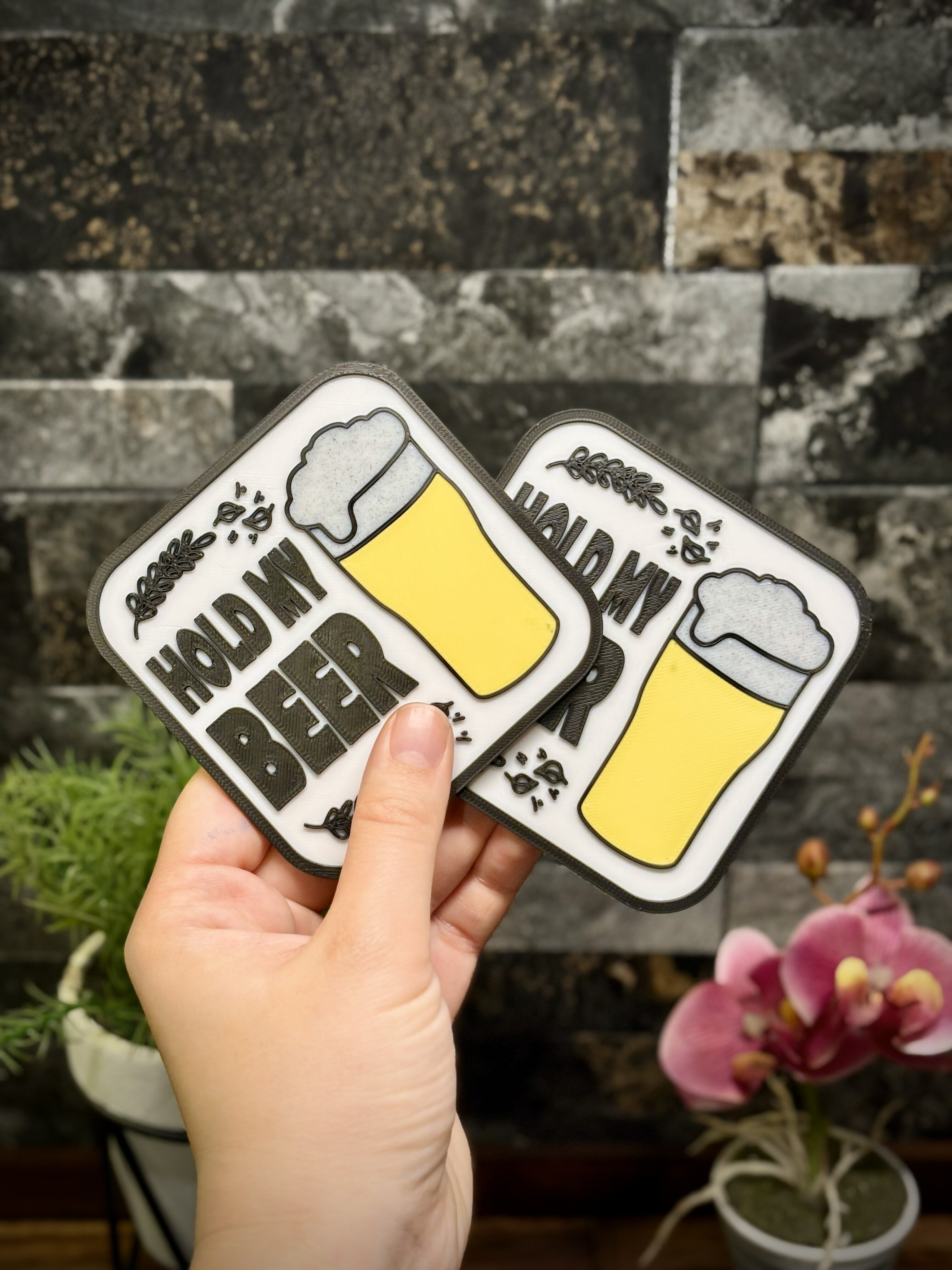 Sottobicchiere “Hold My Beer”