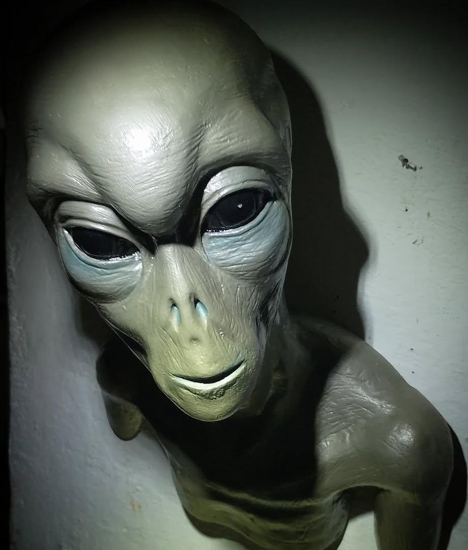 Estatua de Alienígena