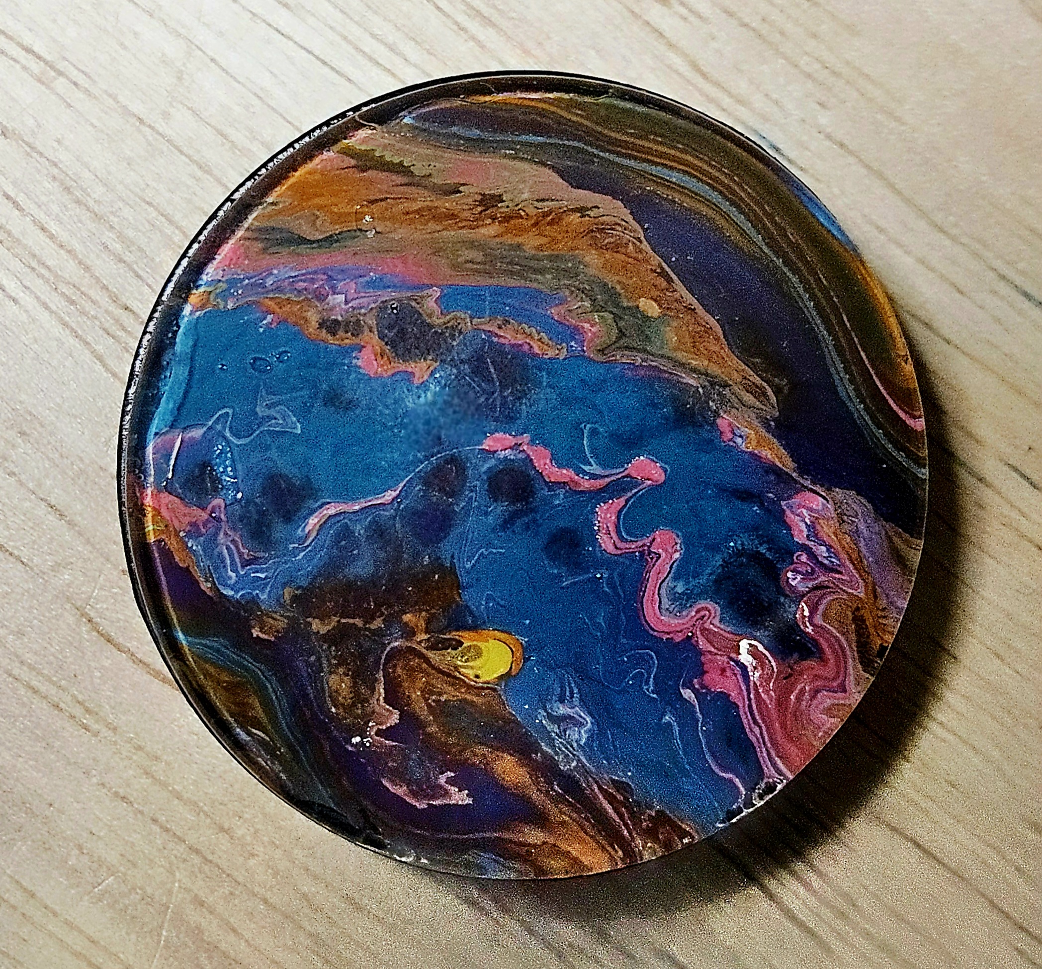 Abstract pop socket