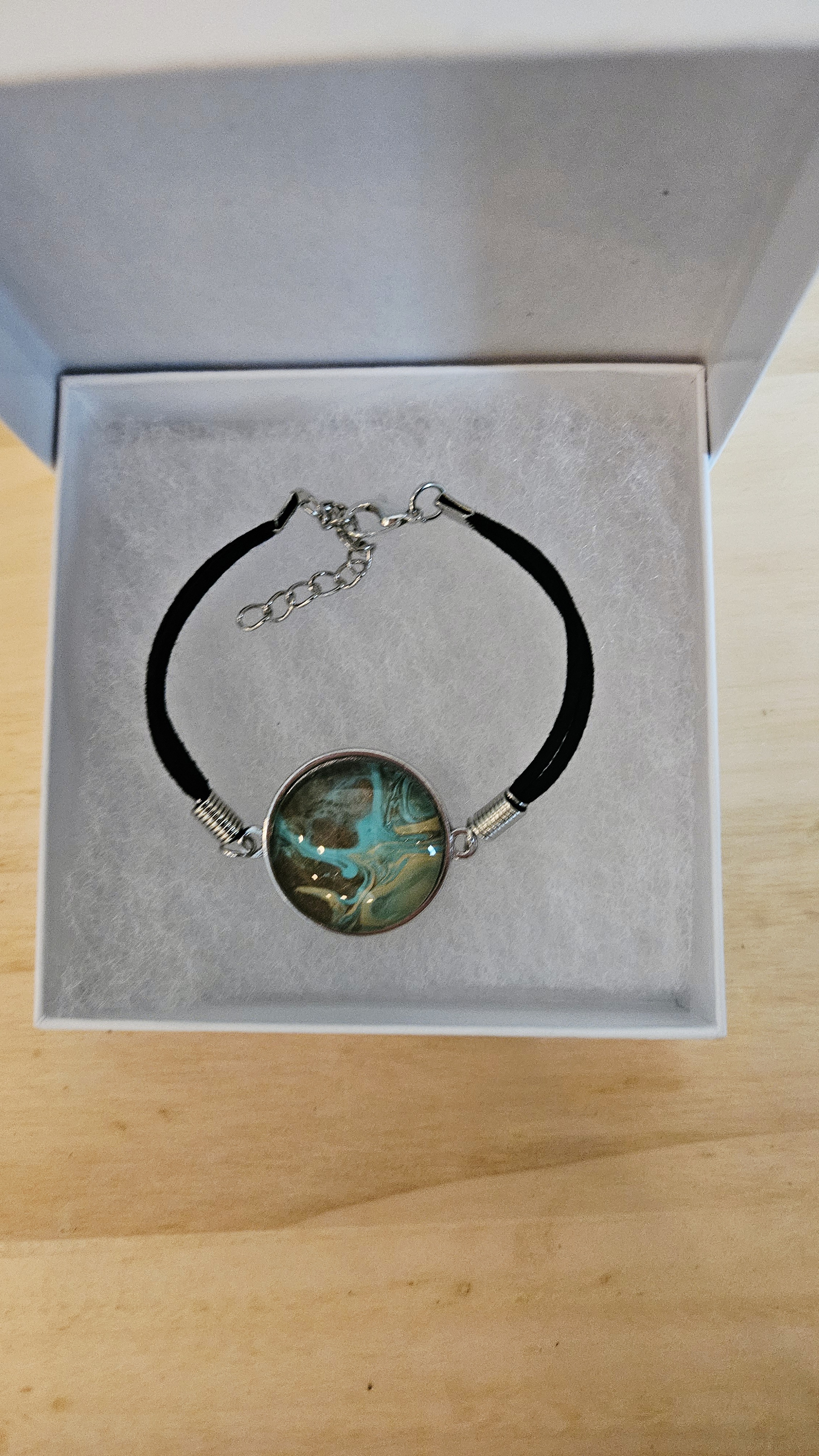 Handcrafted glass Pendant bracelet