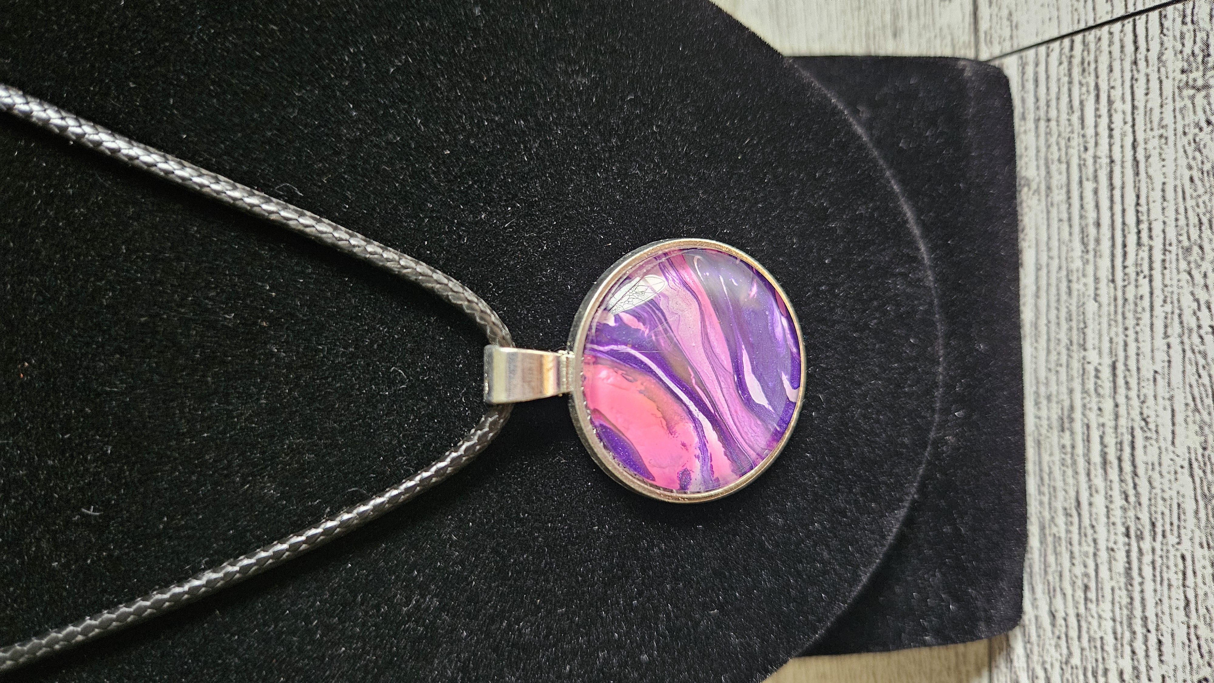 Elegant Necklace with Purple Pendant