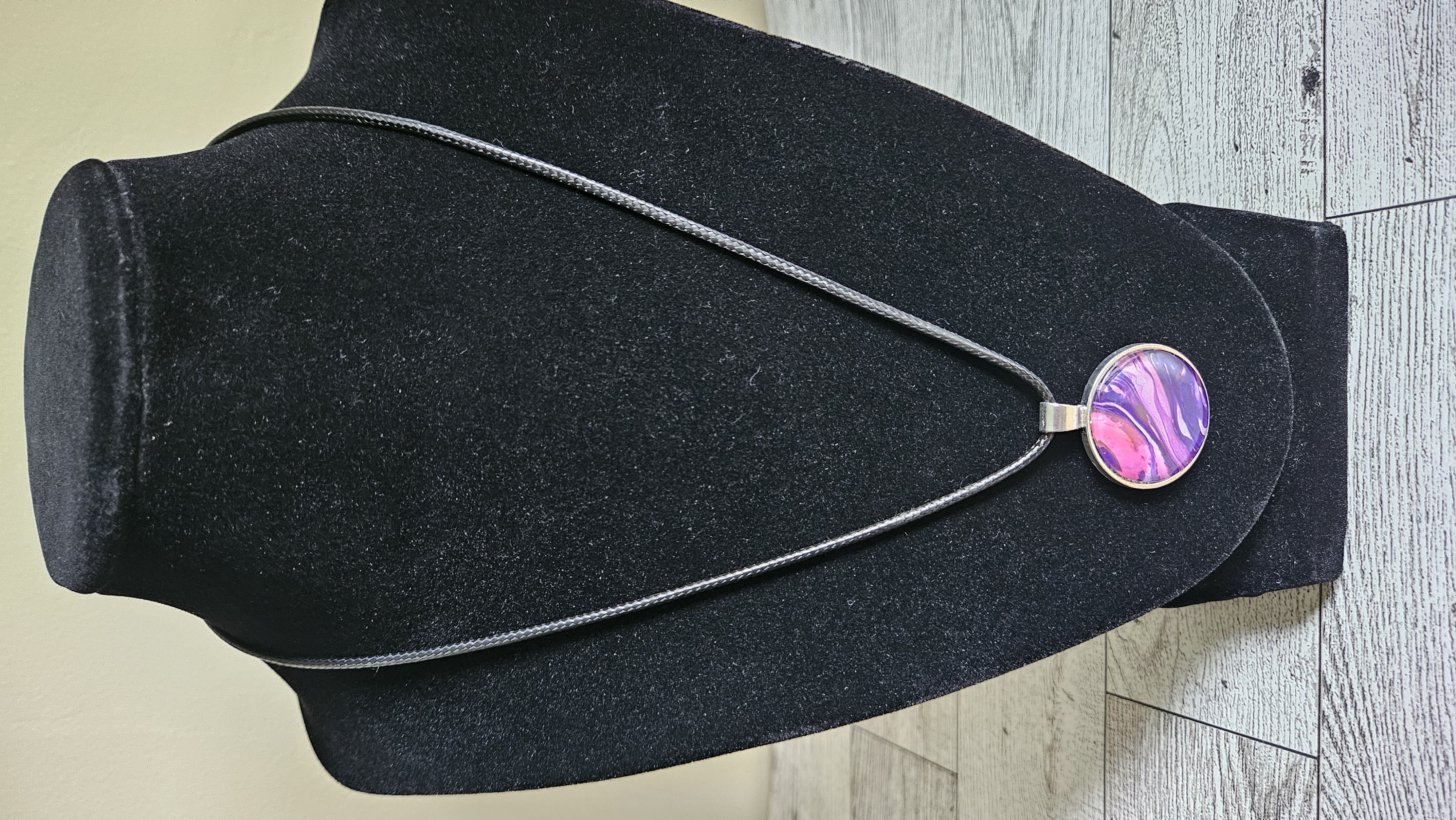 Elegant Necklace with Purple Pendant