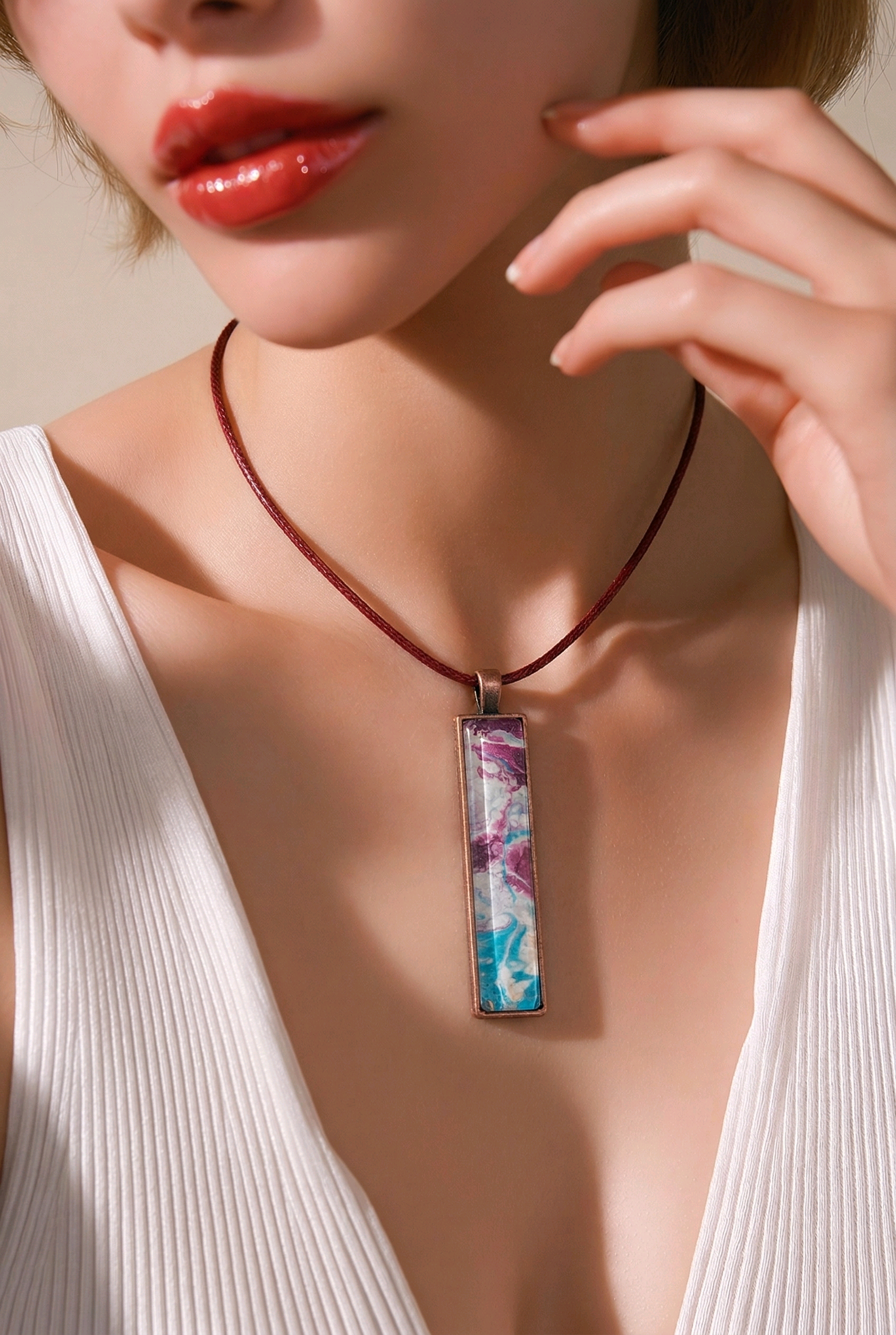 Iridescent pendant necklace