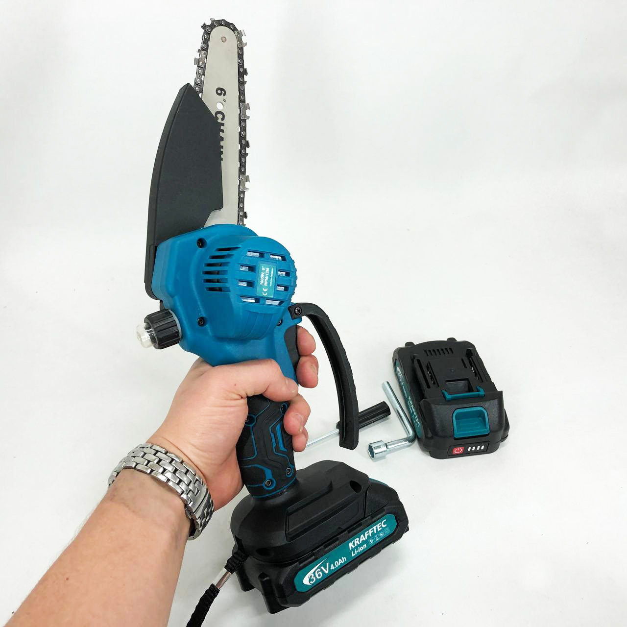 Акумуляторна ланцюгова міні пила 15 см у кейсі Krafftec