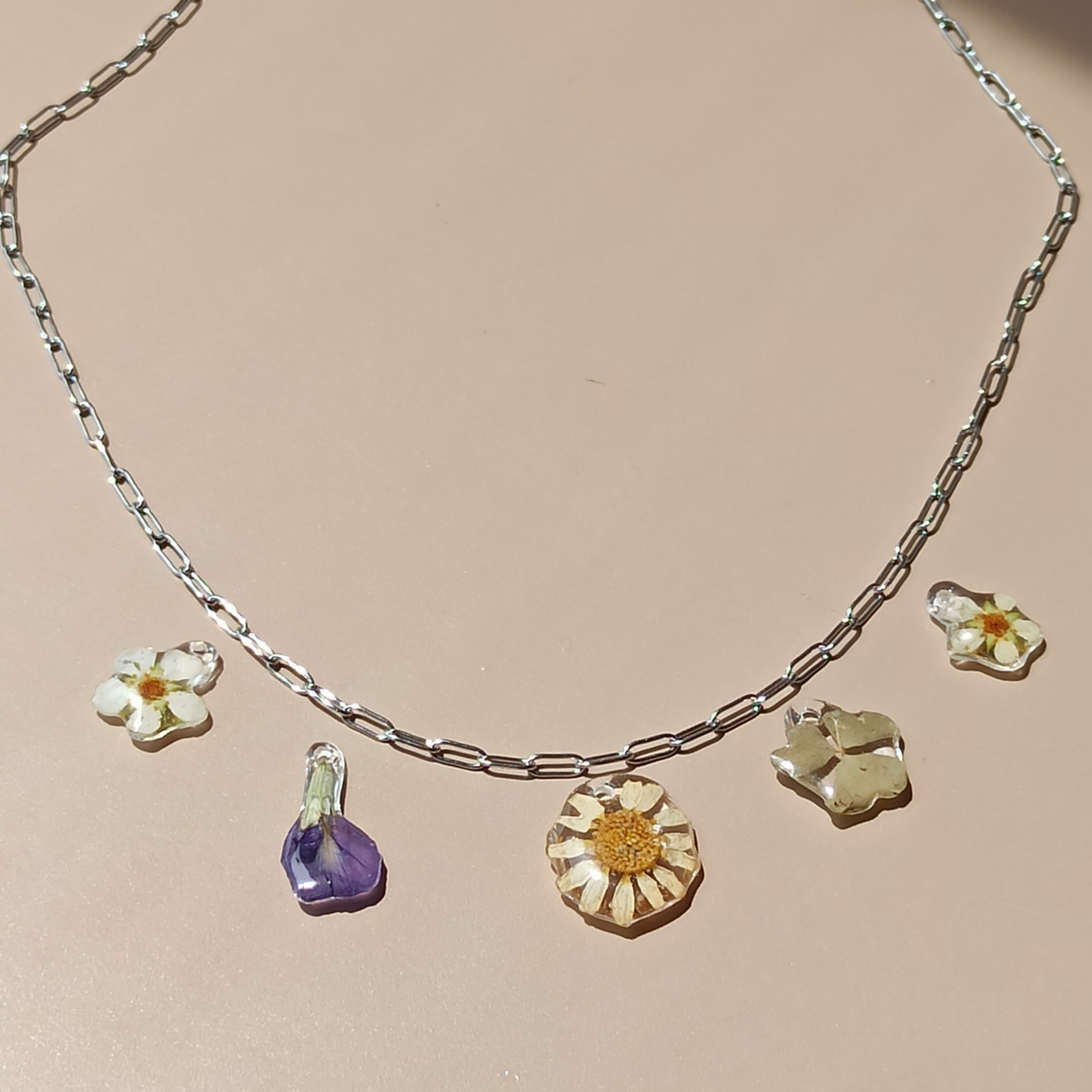 Gargantillas charms personalizables 💐