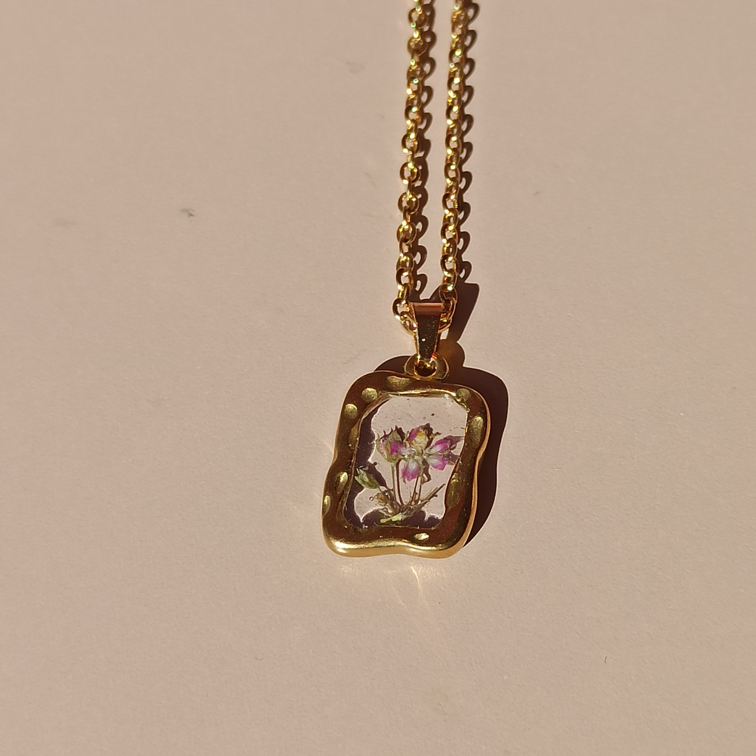 Medalla rosa dorada ✨