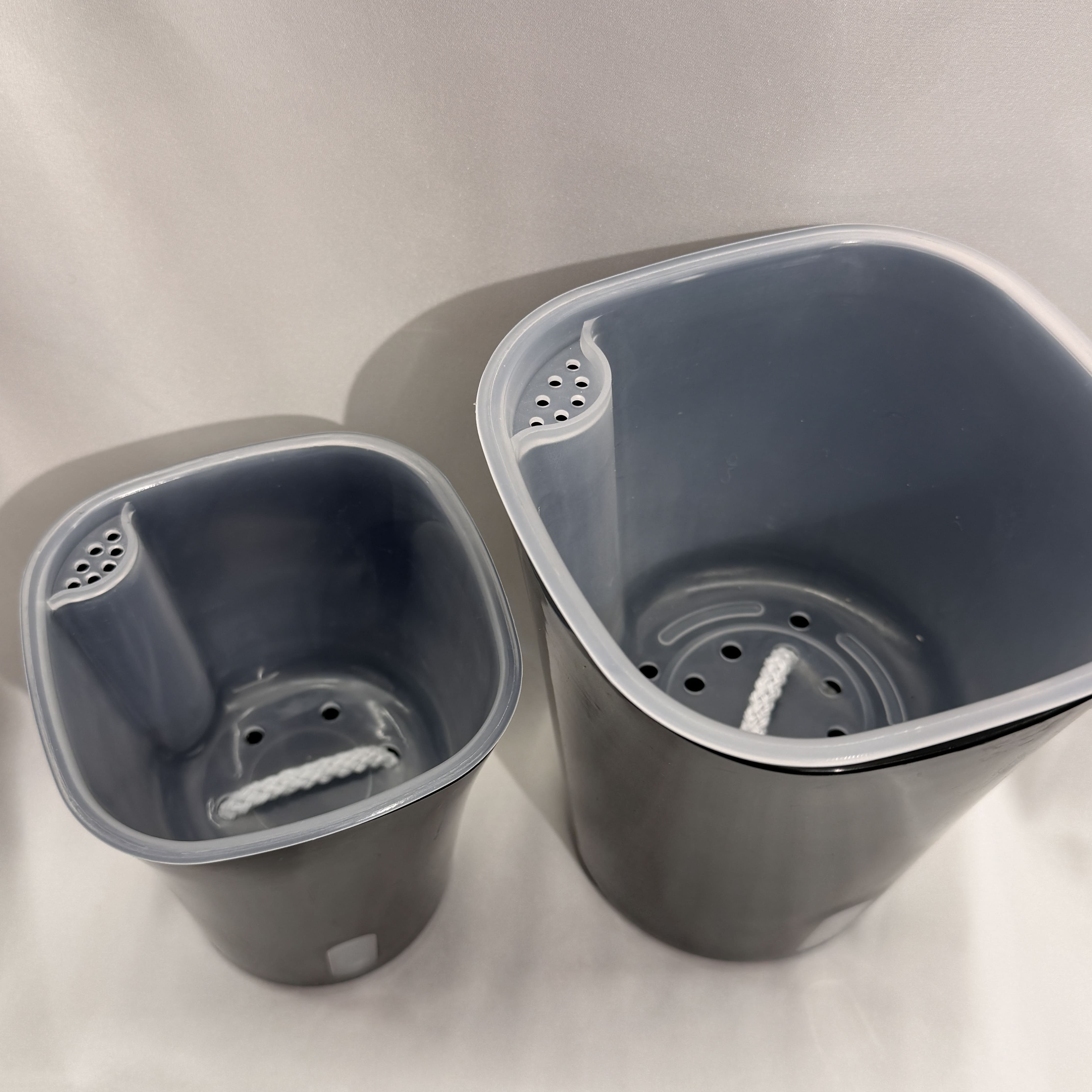 Self-watering vazonas