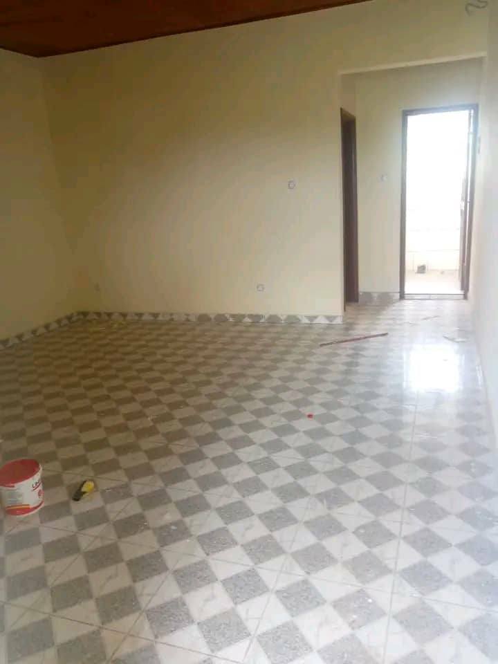 Studio moderne de 35 mil Simbock bidombidou a yaounde