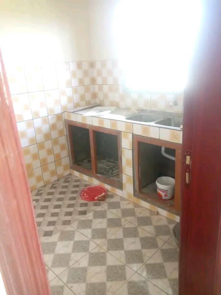 Studio moderne de 35 mil Simbock bidombidou a yaounde