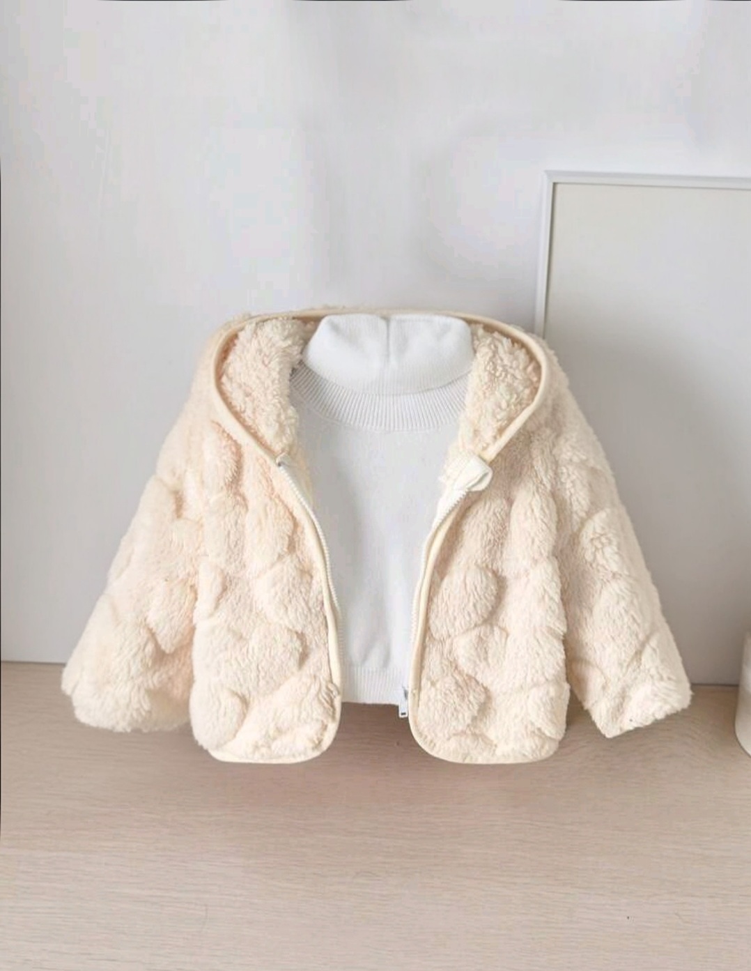 Giacca Calda in Pile a Cuori – Colore Crema Neutro 