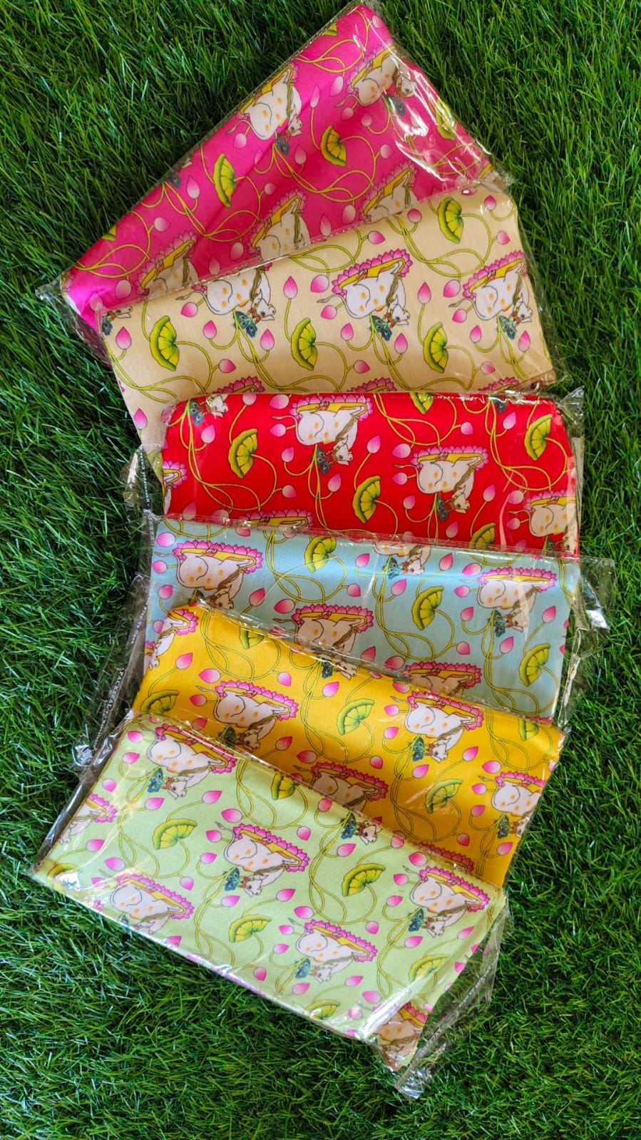 Handcrafted Pichwai Print Purses (35 Pieces)